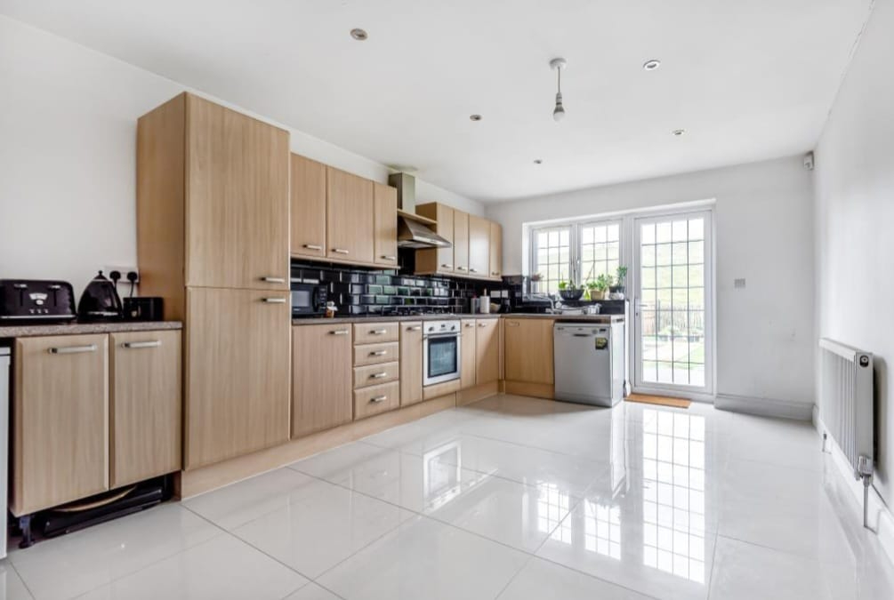 4 bedroom Detached House Coppermill Road, TW19 Property Search Strike