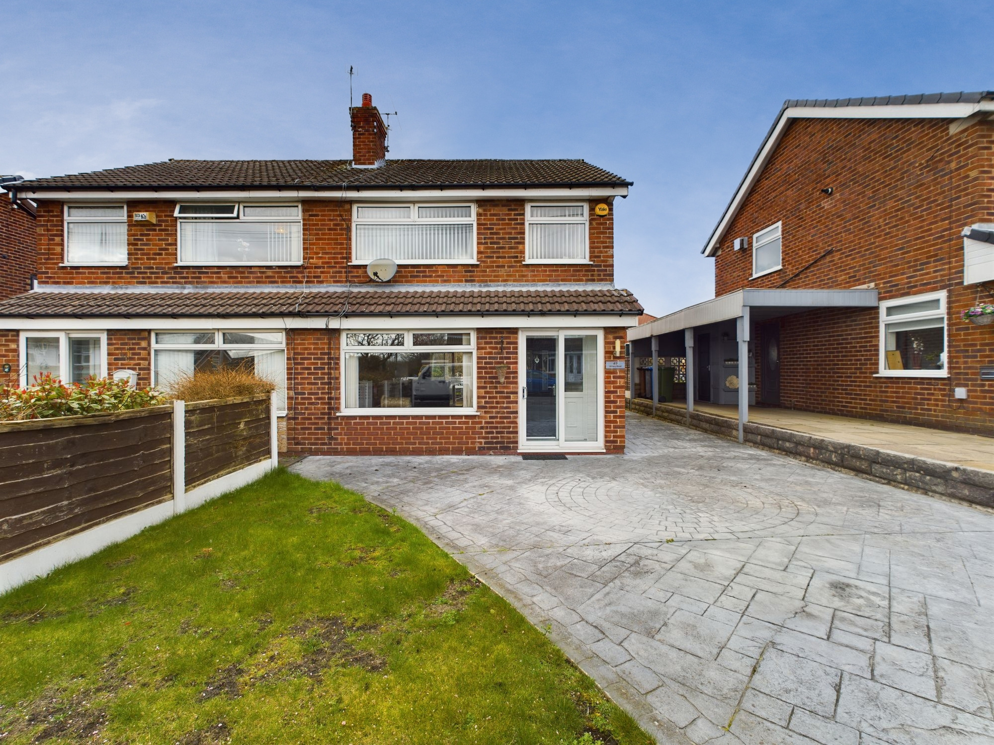 3 bedroom Semidetached House Hillary Road, SK14 Property Search