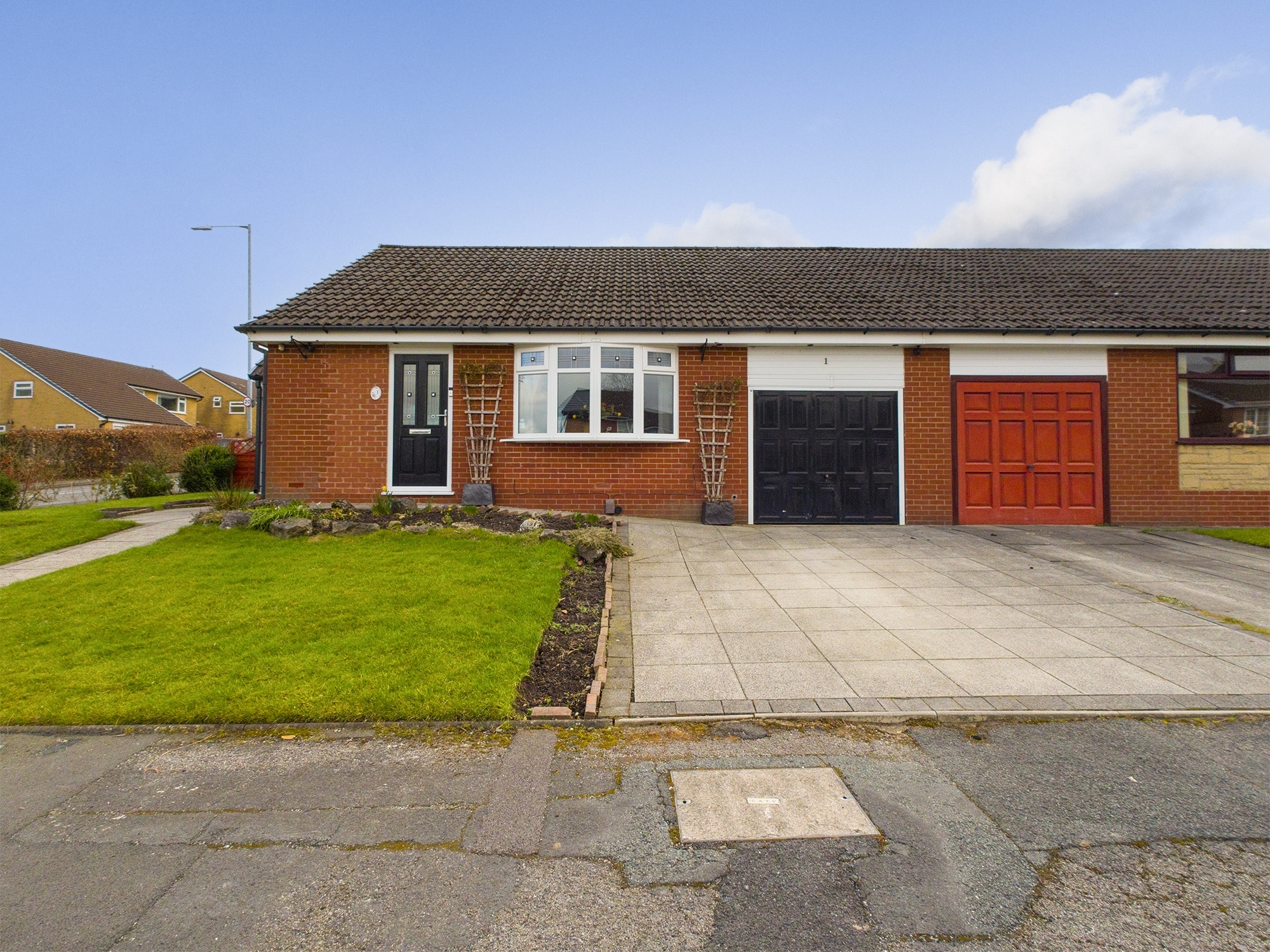 3 bedroom Semidetached House Braeside Grove, BL3 Property Search