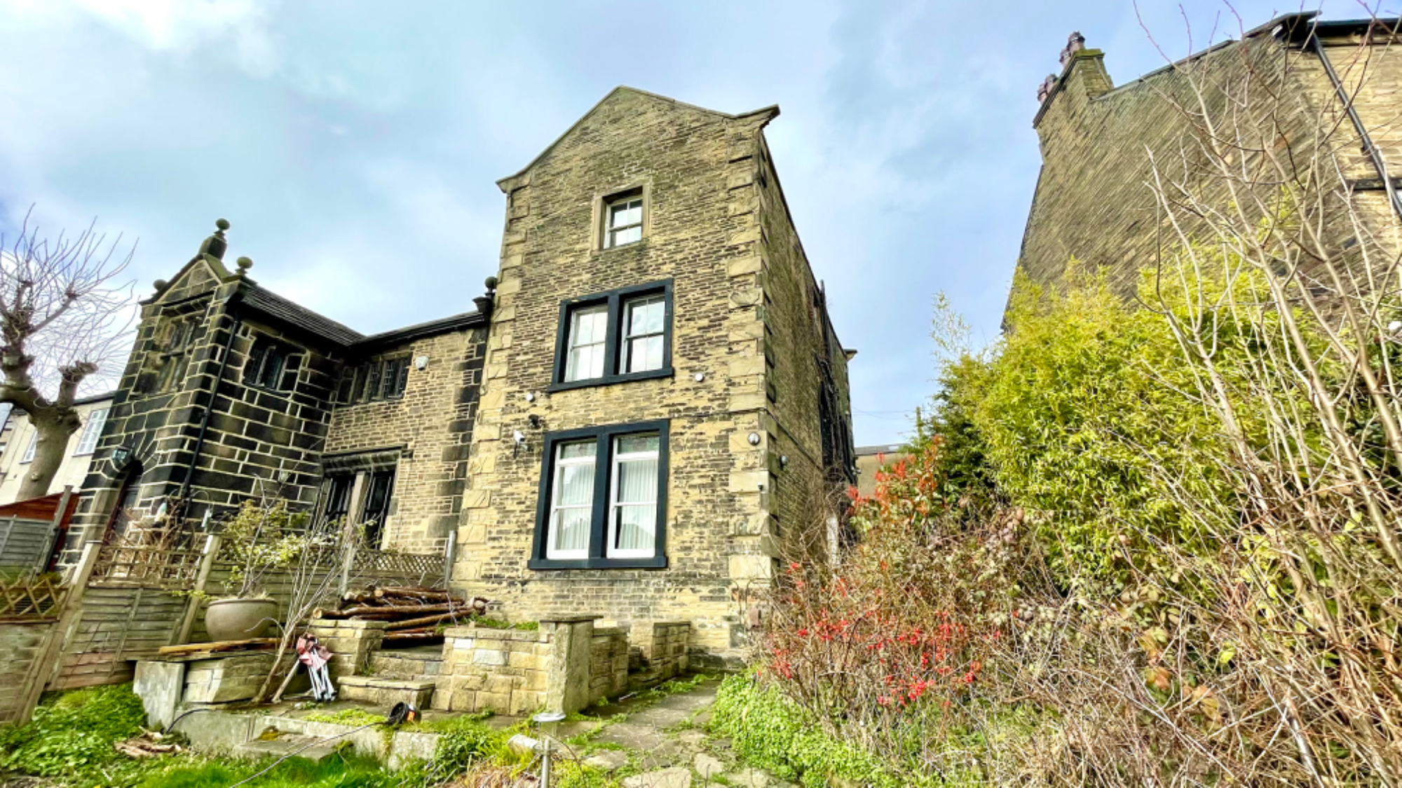 5 bedroom Terraced House Haugh Shaw Road, HX1 Property Search Strike