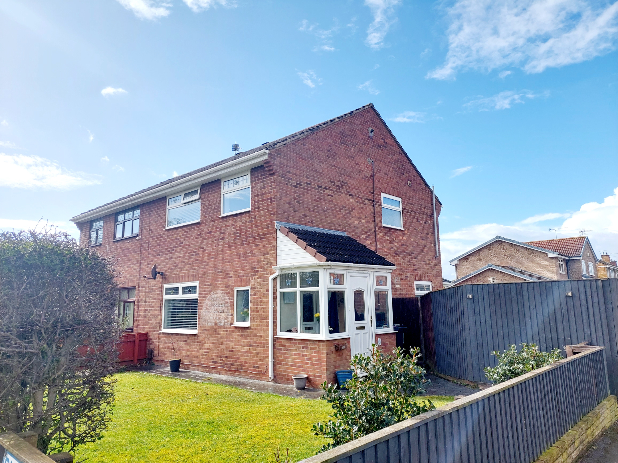 3 bedroom Semidetached House Yeoman Way, CH66 Property Search Strike