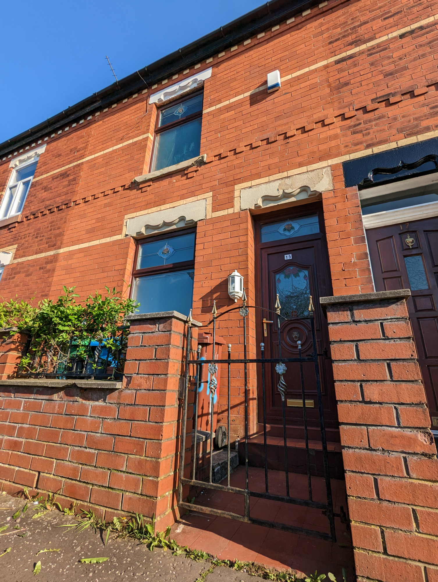 2 bedroom Terraced House Ballantine Street, M40 Property Search Strike