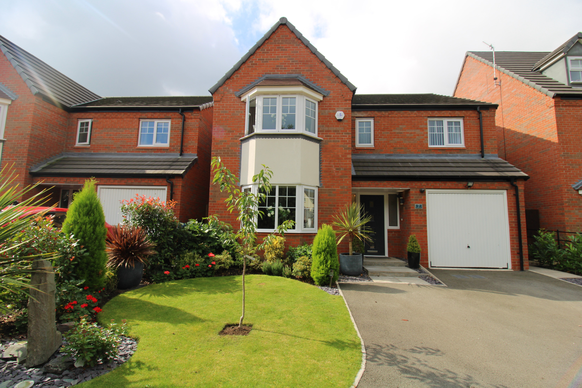 4 bedroom Detached House Whimbrel Park, ST16 Property Search Strike