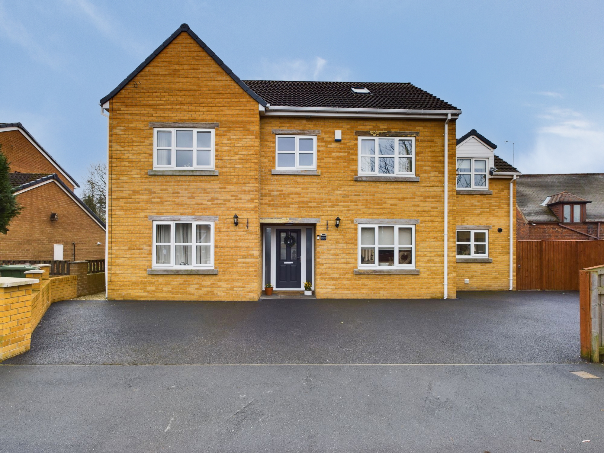 5 bedroom Detached House Banks Avenue, WF7 Property Search Strike