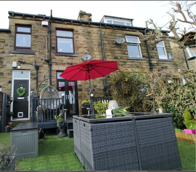1 bedroom Terraced House Howden Clough Road, LS27 Property Search Strike