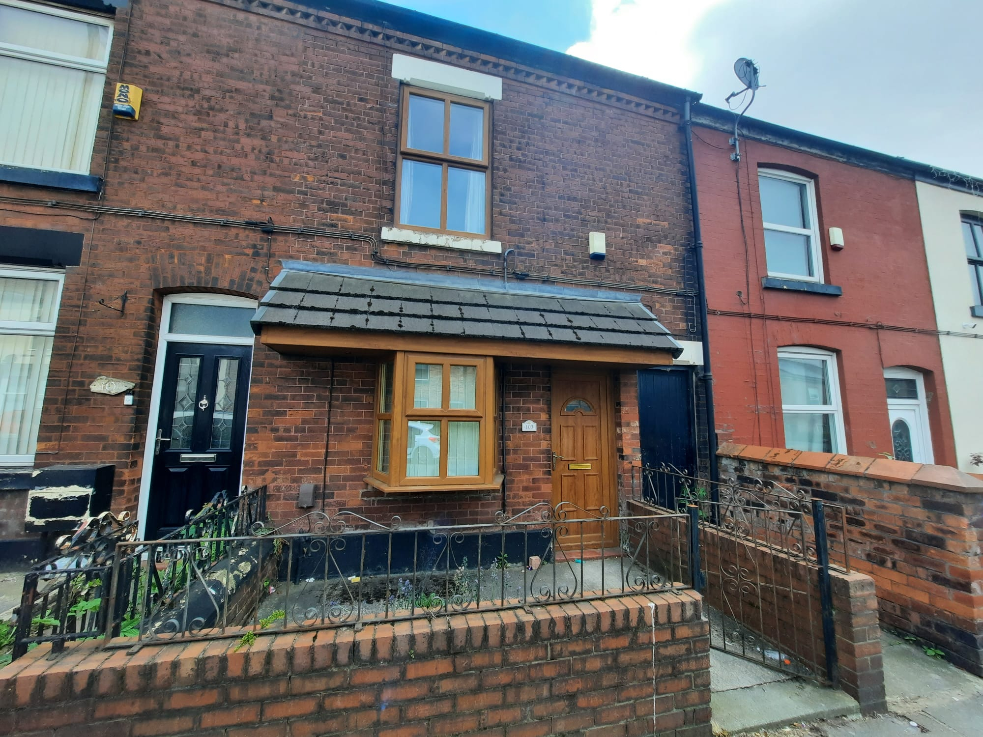 2 bedroom Terraced House Street, SK14 Property Search Strike
