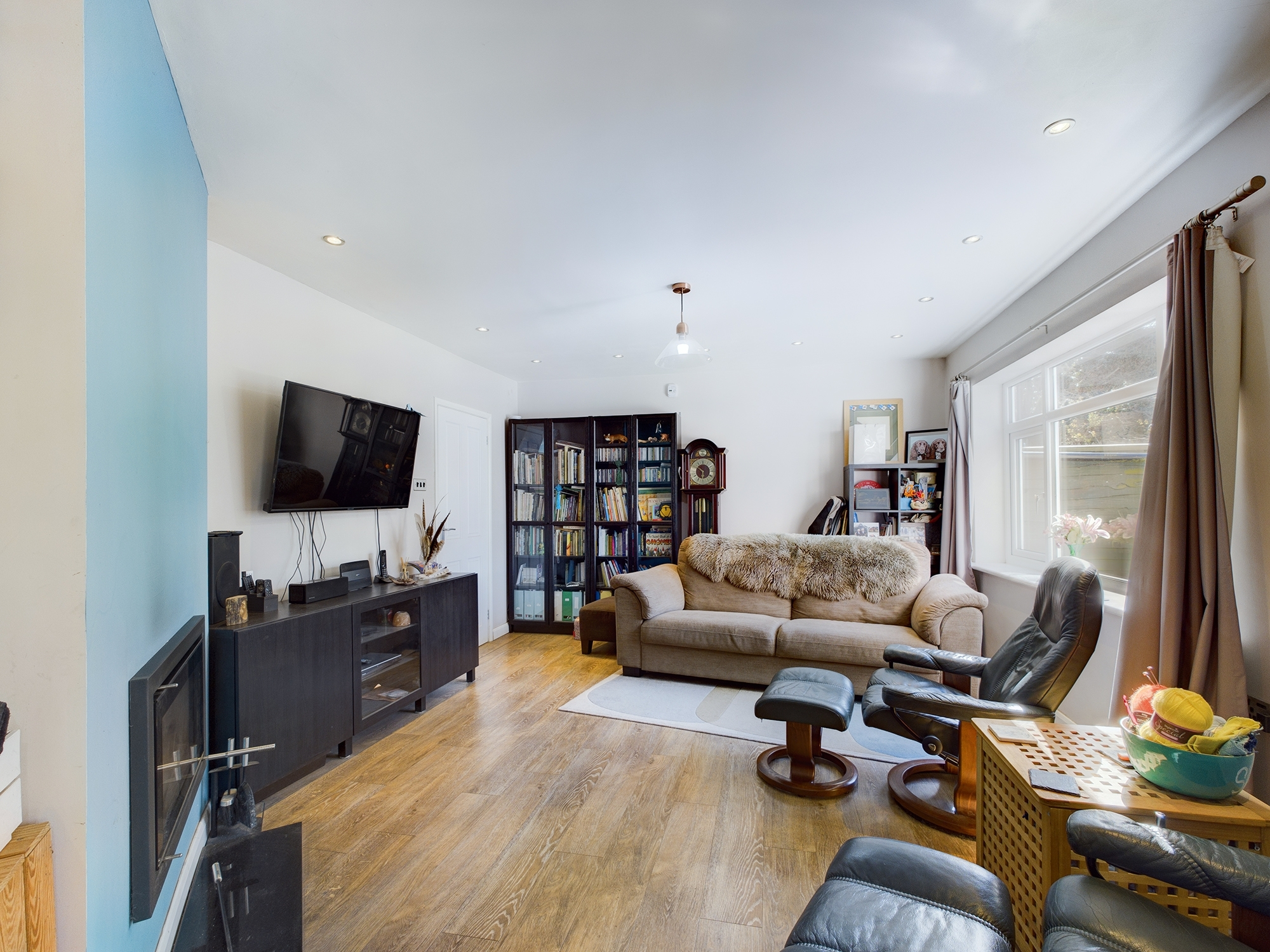 3 bedroom Semidetached House Snowden Avenue, WF11 Property Search