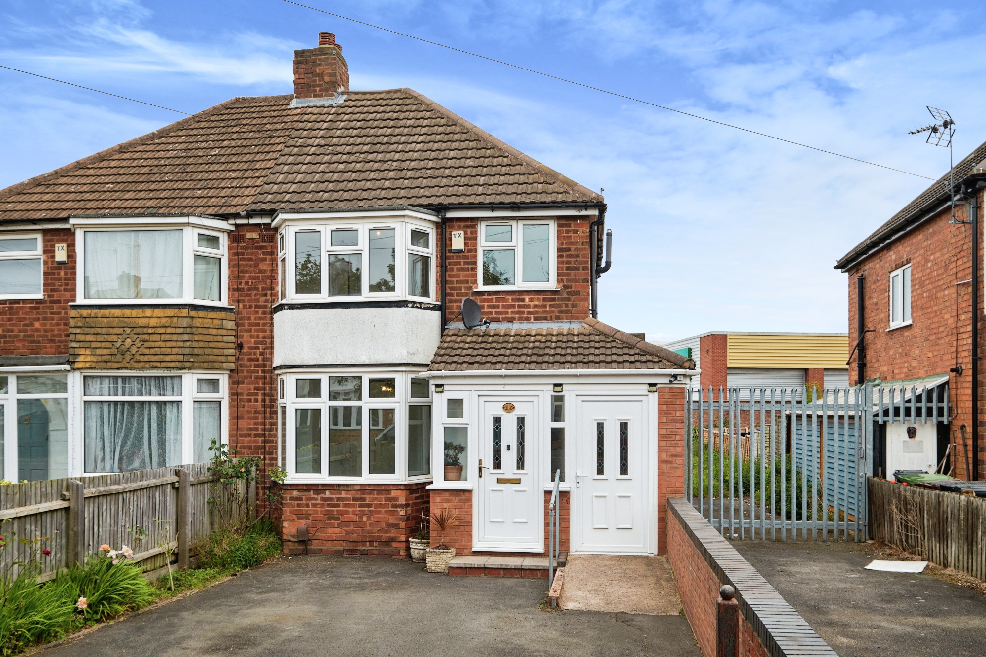 3 bedroom Semidetached House Wellsford Avenue, B92 Property Search