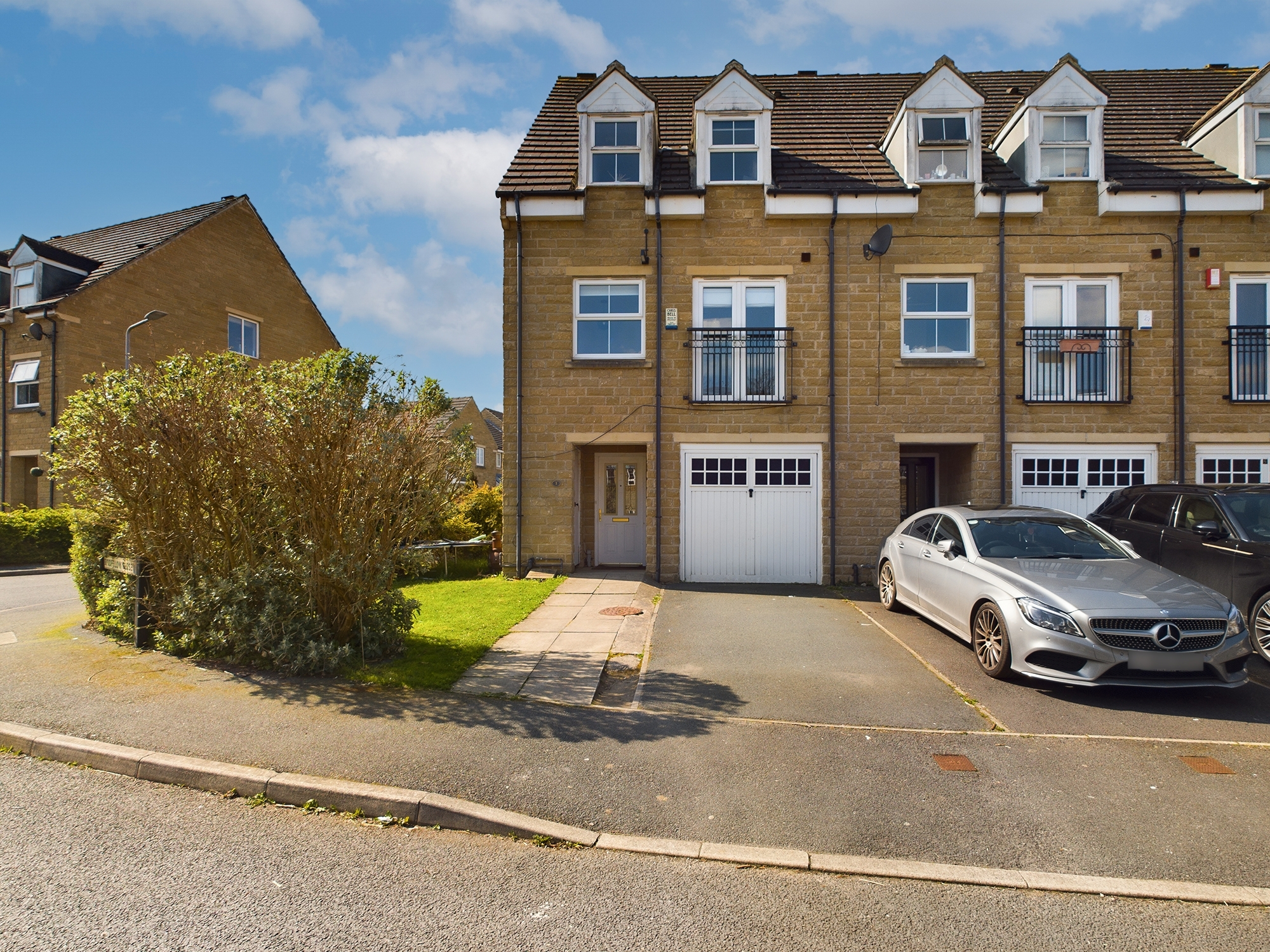 4 bedroom Terraced House Goodfellow Close, BD16 Property Search