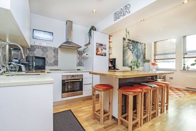 1 bedroom Flat Streatham High Road, SW16 Property Search Strike