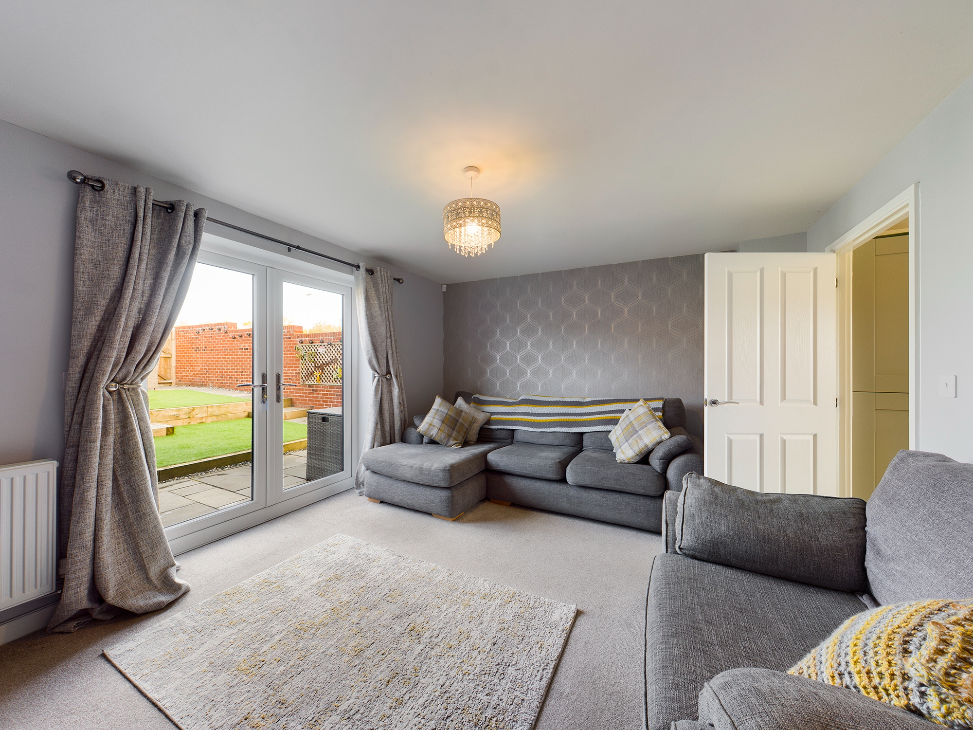 3 bedroom Terraced House Woodfield Way, DN4 Property Search Strike