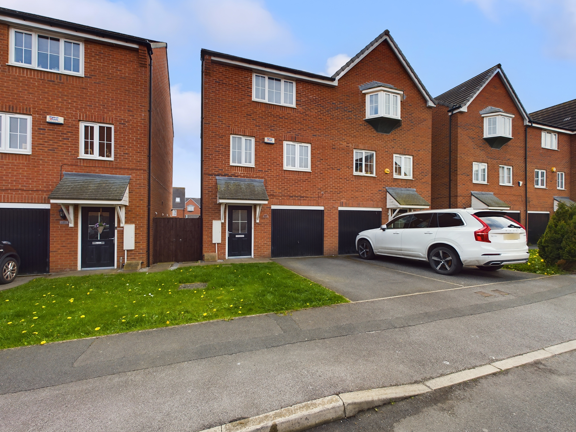 3 bedroom Semidetached House Waggon Road, LS10 Property Search