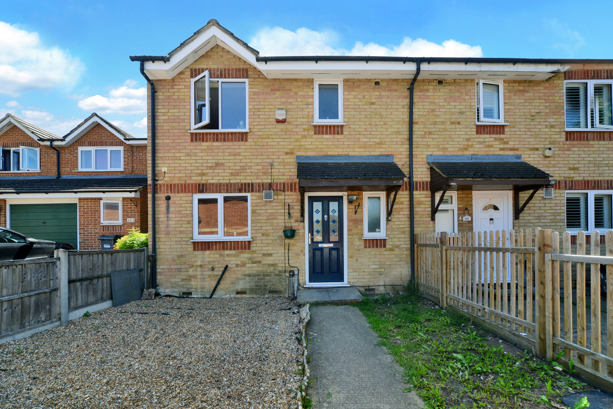 3 bedroom Semidetached House Redford Close, TW13 Property Search