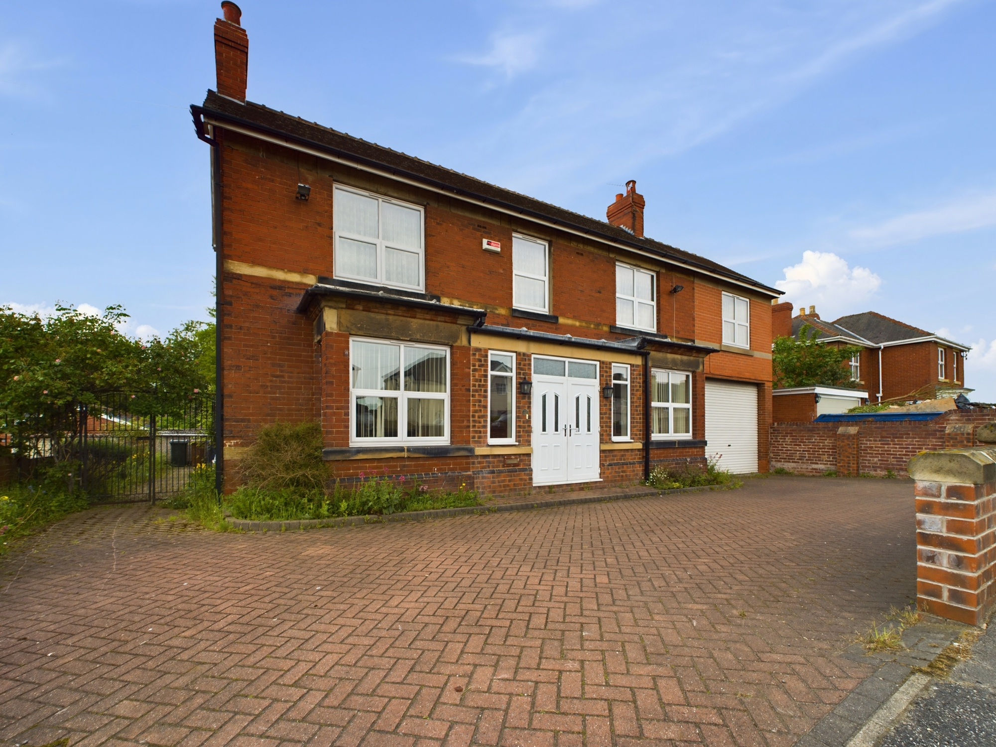 5 bedroom Detached House Doncaster Road, S73 Property Search Strike