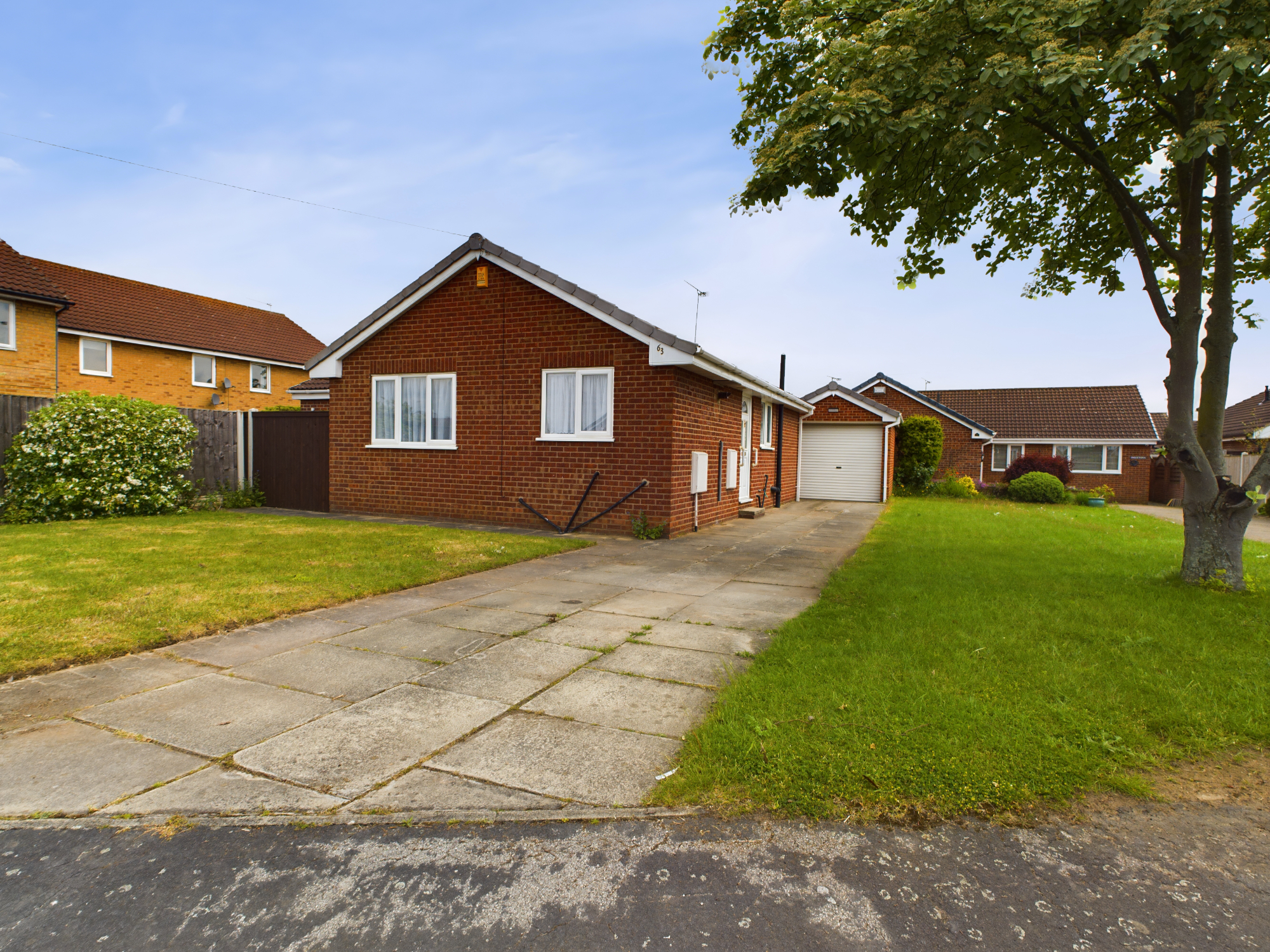 3 bedroom Bungalow Elmdale Drive, DN3 Property Search Strike