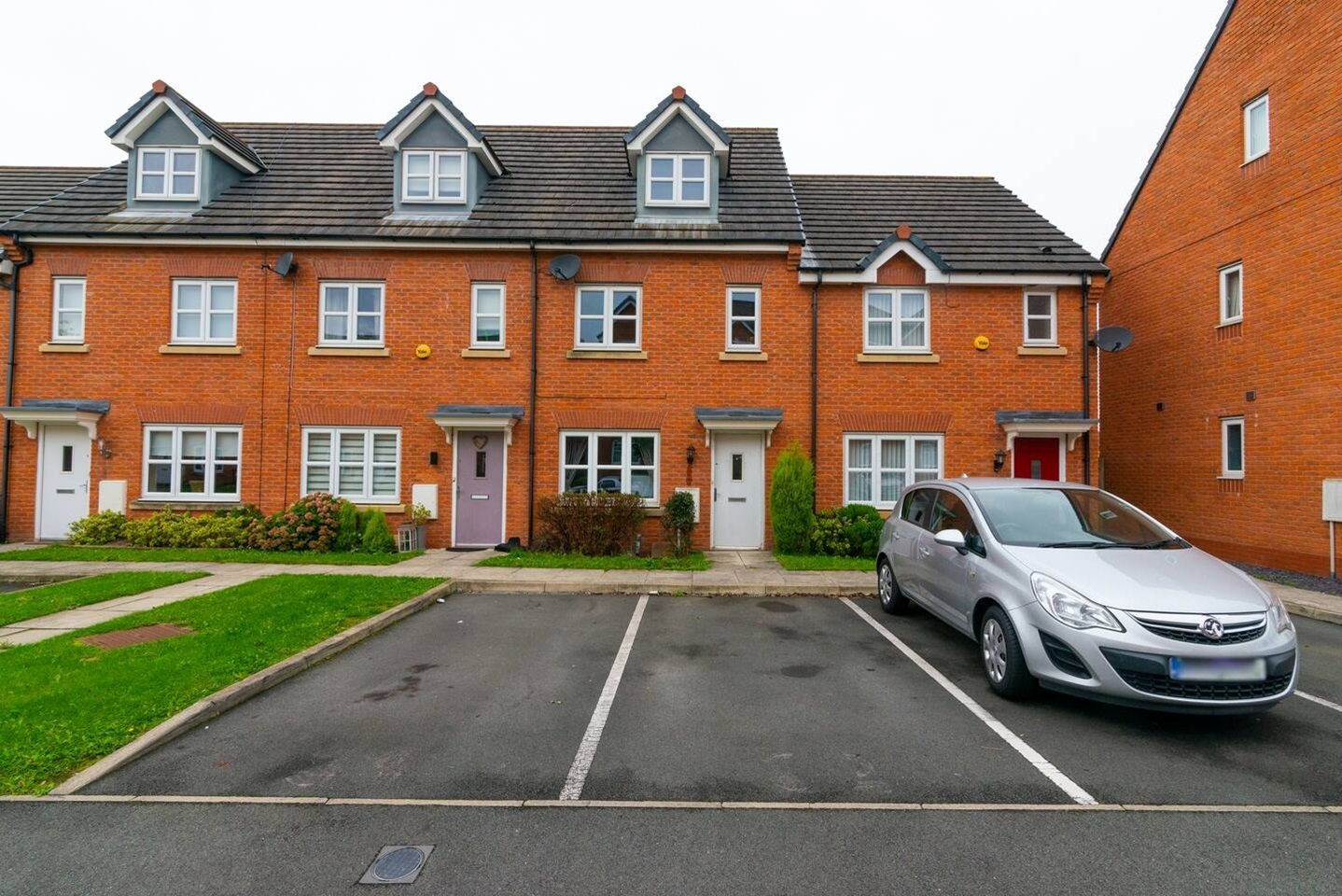 3 bedroom Terraced House Waymark Gardens, WA9 Property Search Strike