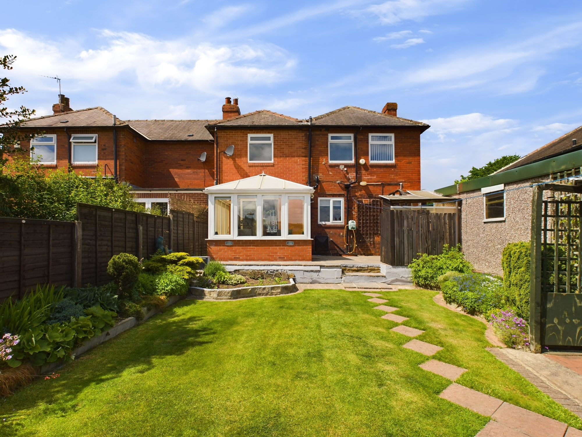 3 bedroom Semidetached House Carlton Lane, WF3 Property Search