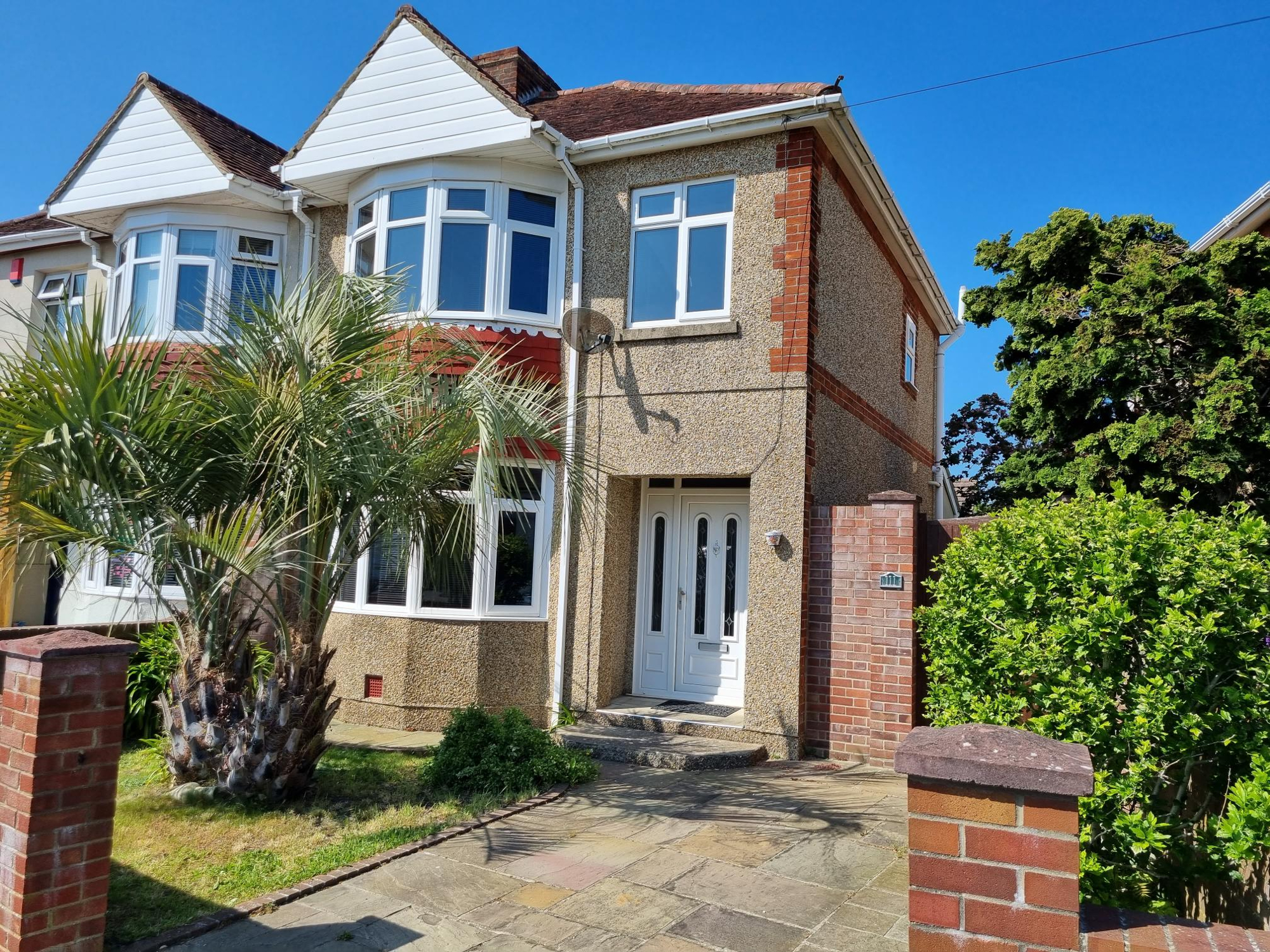 3 bedroom Semidetached House Chantry Road, PO12 Property Search