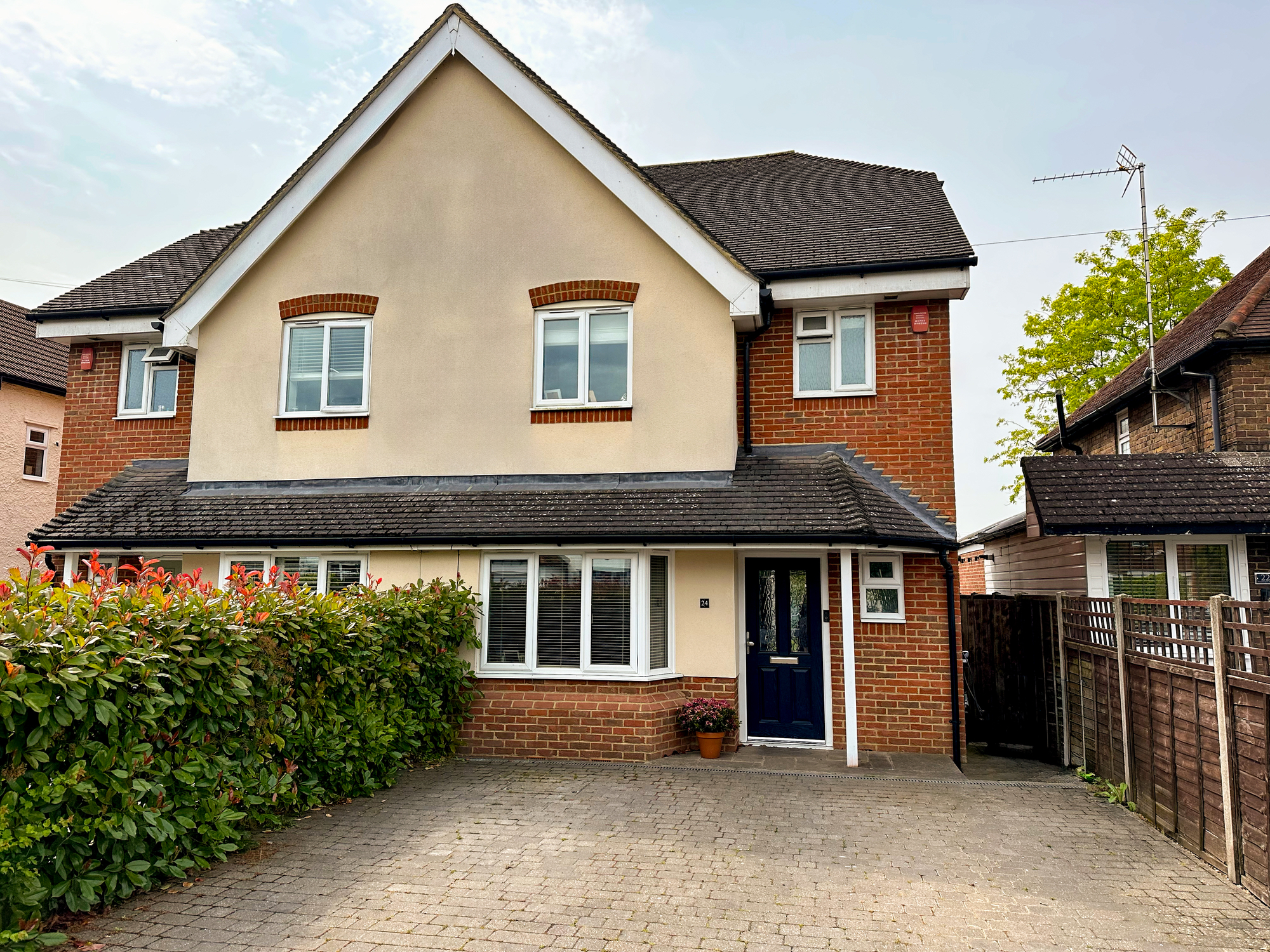 4 bedroom Semidetached House Wendover Road, SL1 Property Search