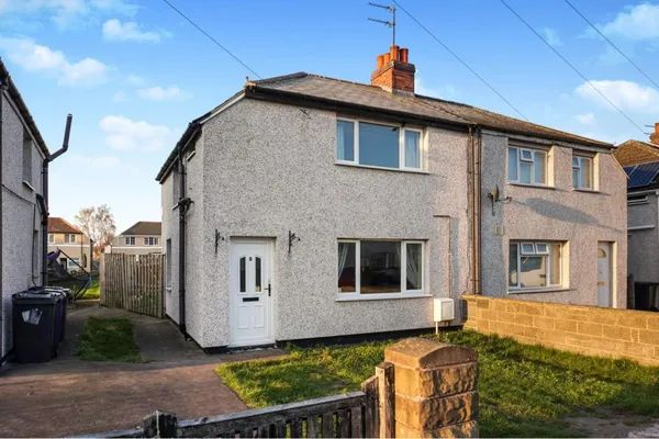 3 bedroom Semidetached House Abbeyfield Road, DN7 Property Search