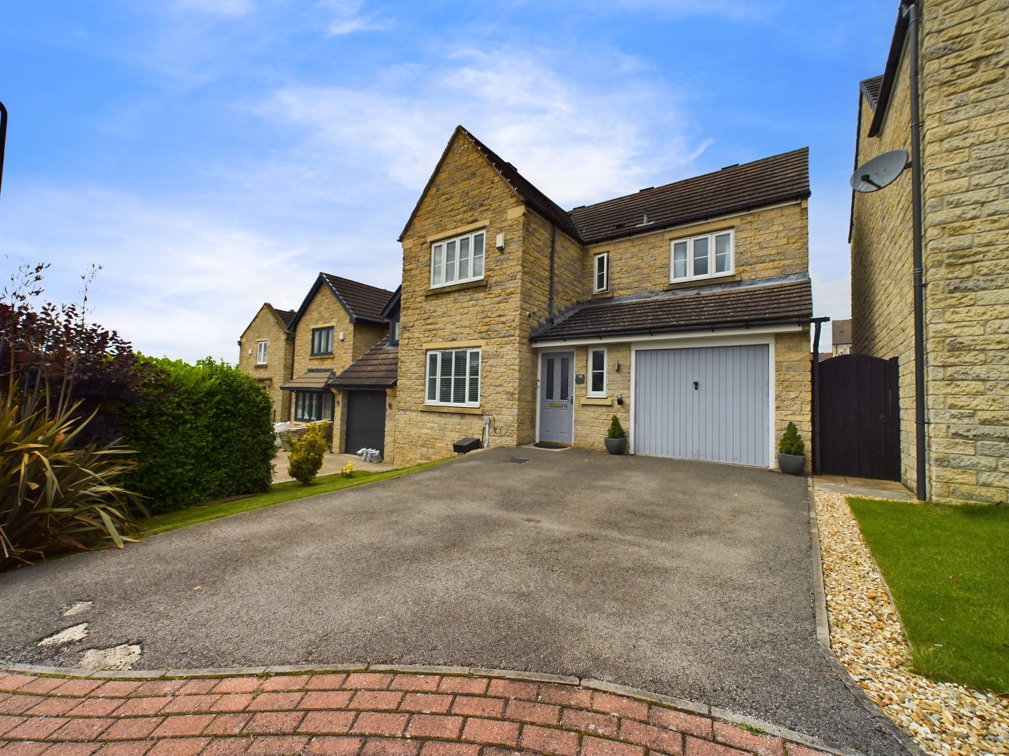 4 bedroom Detached House Thorncliffe Close, S26 Property Search