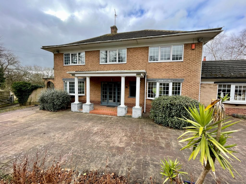4 bedroom Detached House Debdale Lane, NG19 Property Search Strike