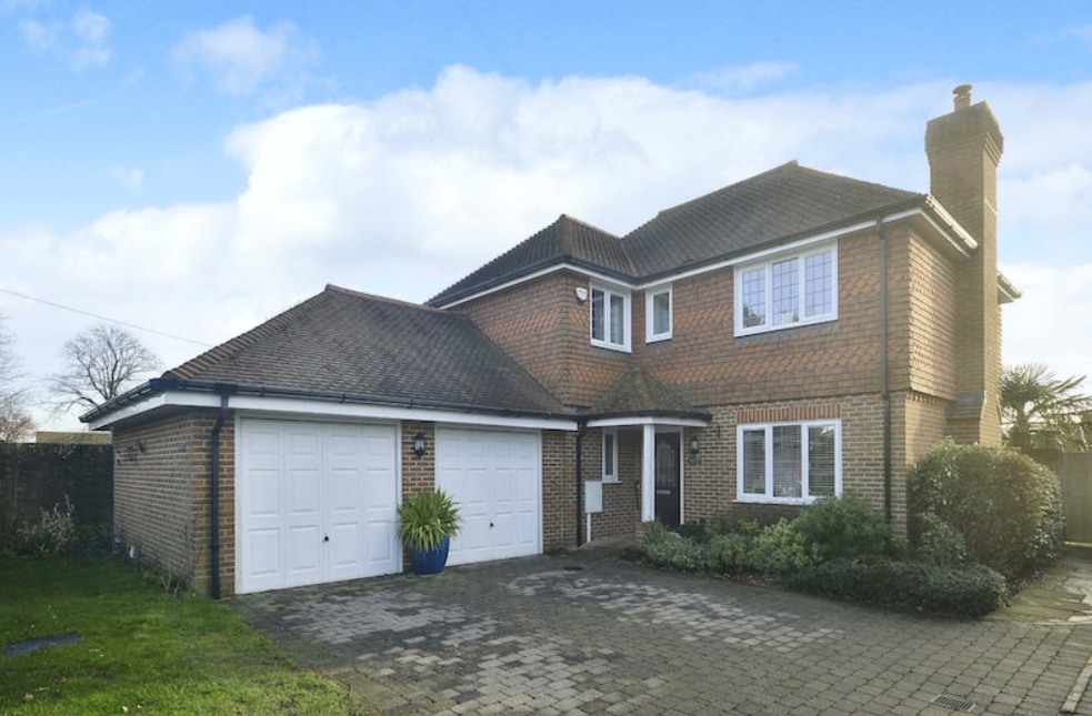 4 bedroom Detached House Rolfe Lane, TN28 Property Search Strike