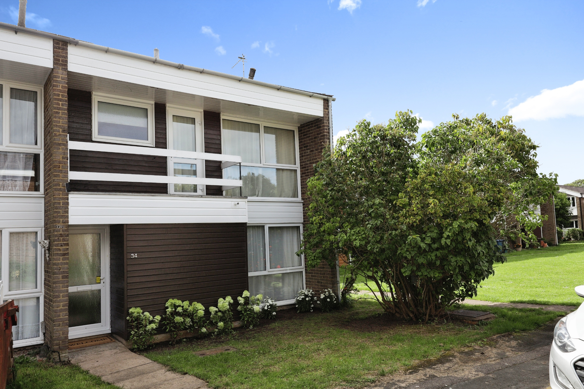 3 bedroom End of terrace House Milton Lawns, HP6 Property Search