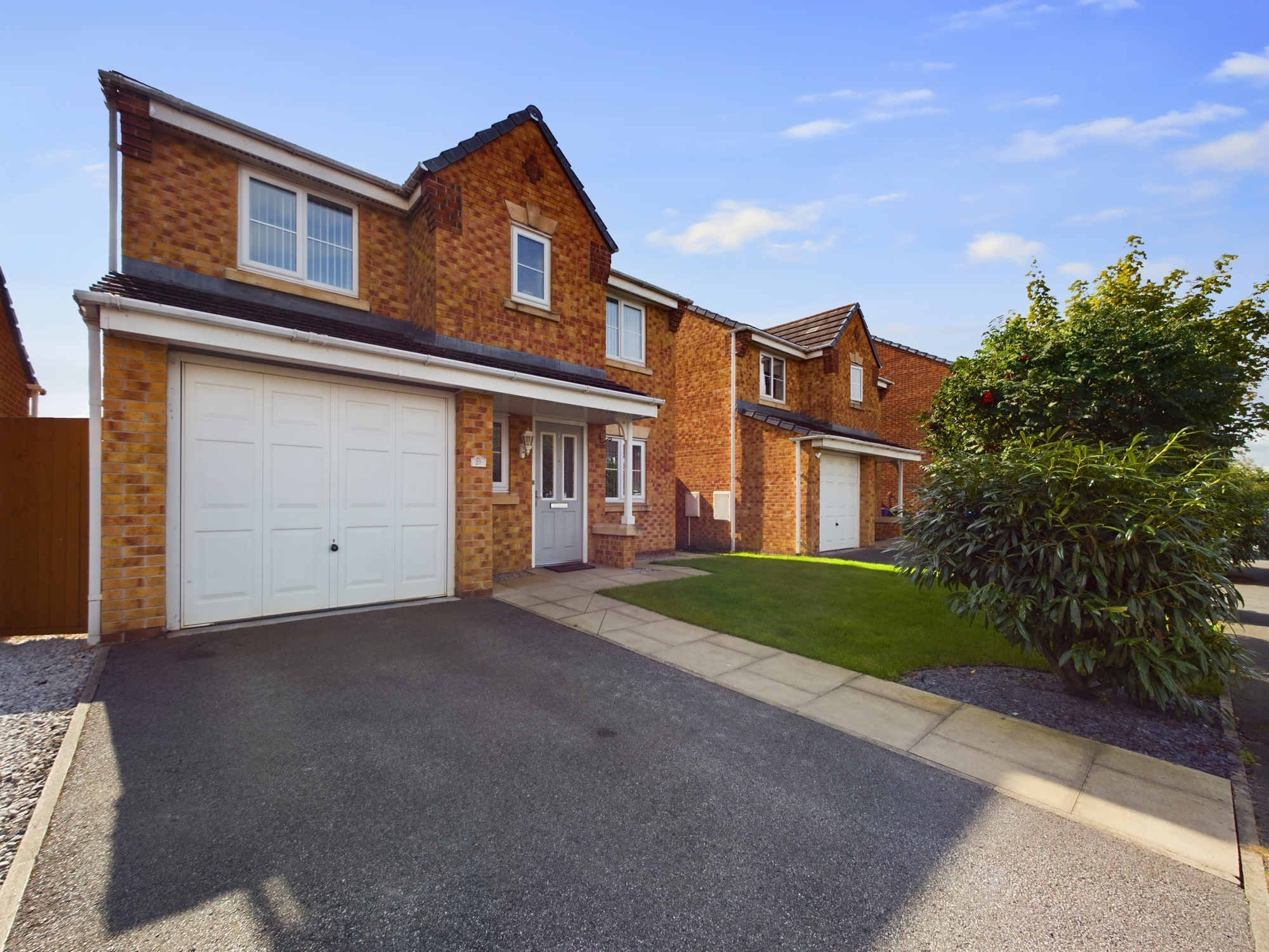 4 bedroom Detached House Kings Lynn Drive, L19 Property Search Strike