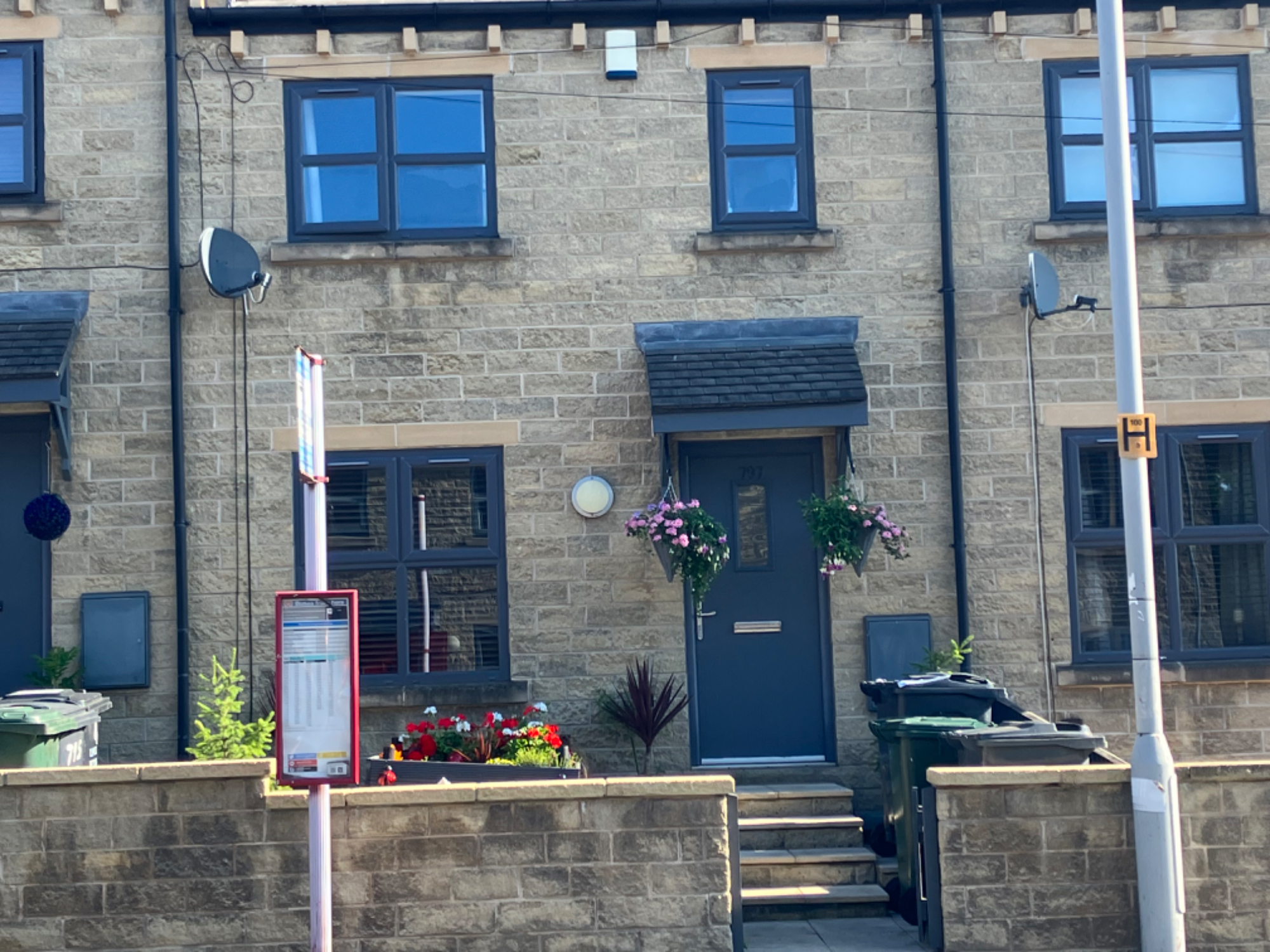 3 bedroom Terraced House Cleckheaton Road, BD12 Property Search