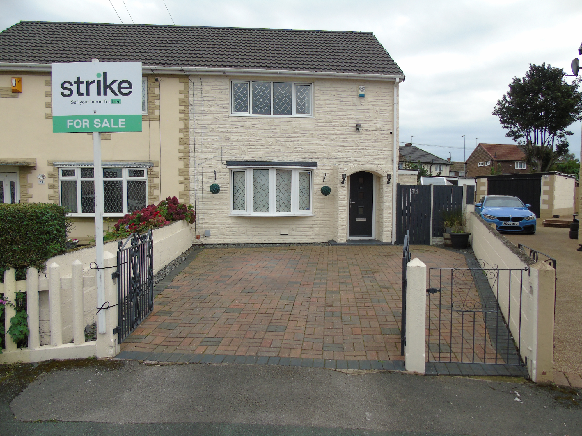 2 bedroom Semidetached House Lewin Grove, WF10 Property Search