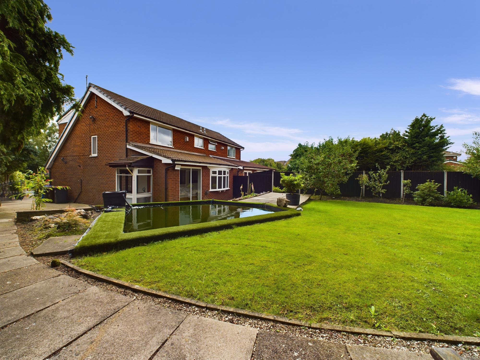 3 bedroom Semidetached House Chapel Meadow, M28 Property Search