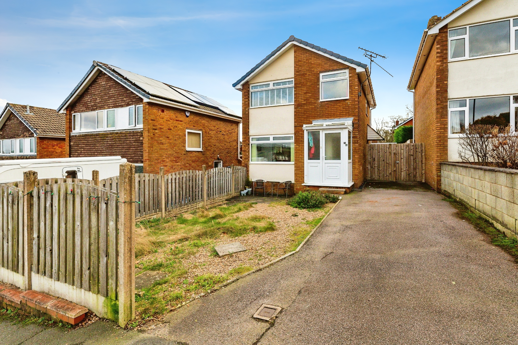 3 bedroom Detached House St. Mary Crescent, S36 Property Search