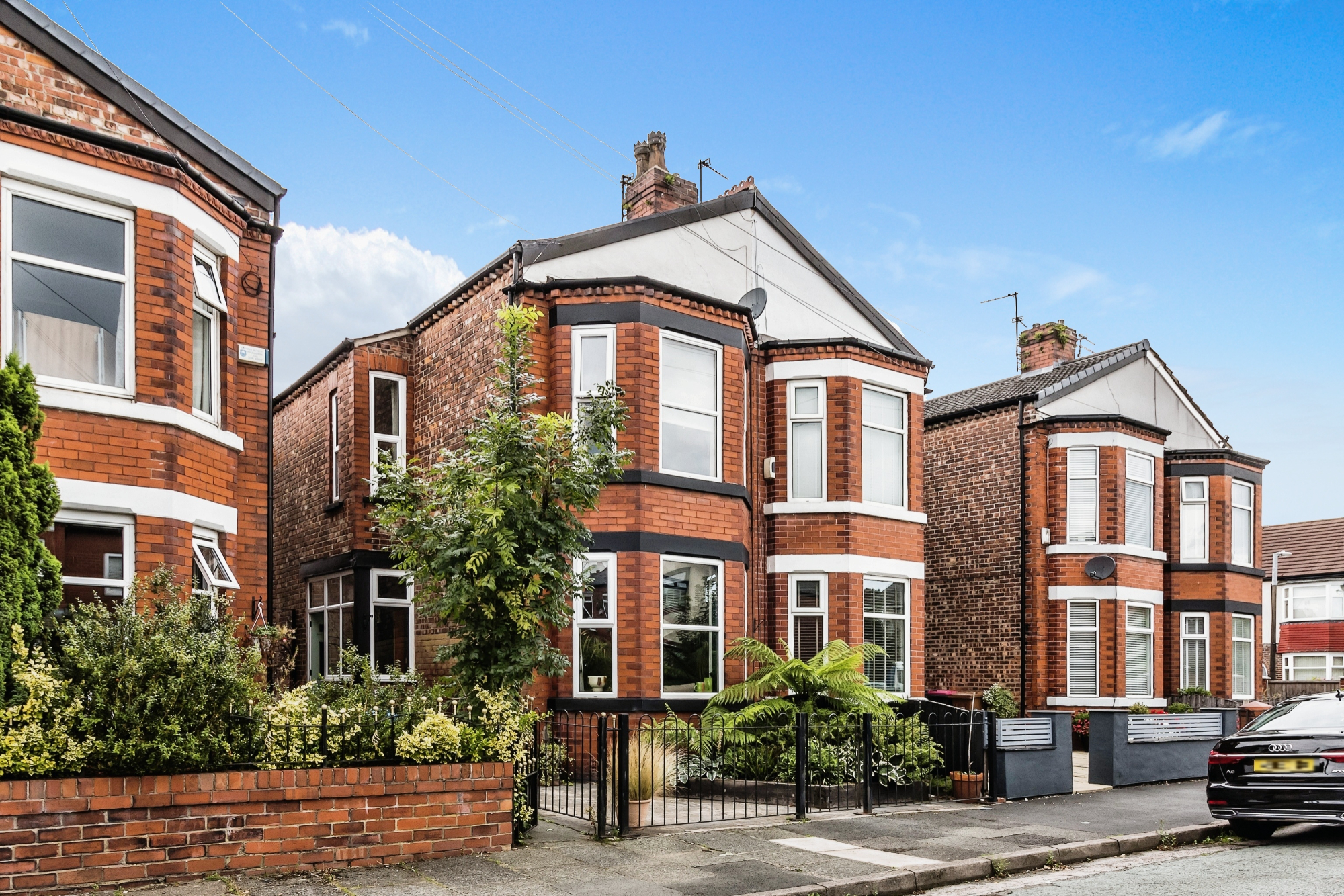 3 bedroom Semidetached House Trenant Road, M6 Property Search Strike