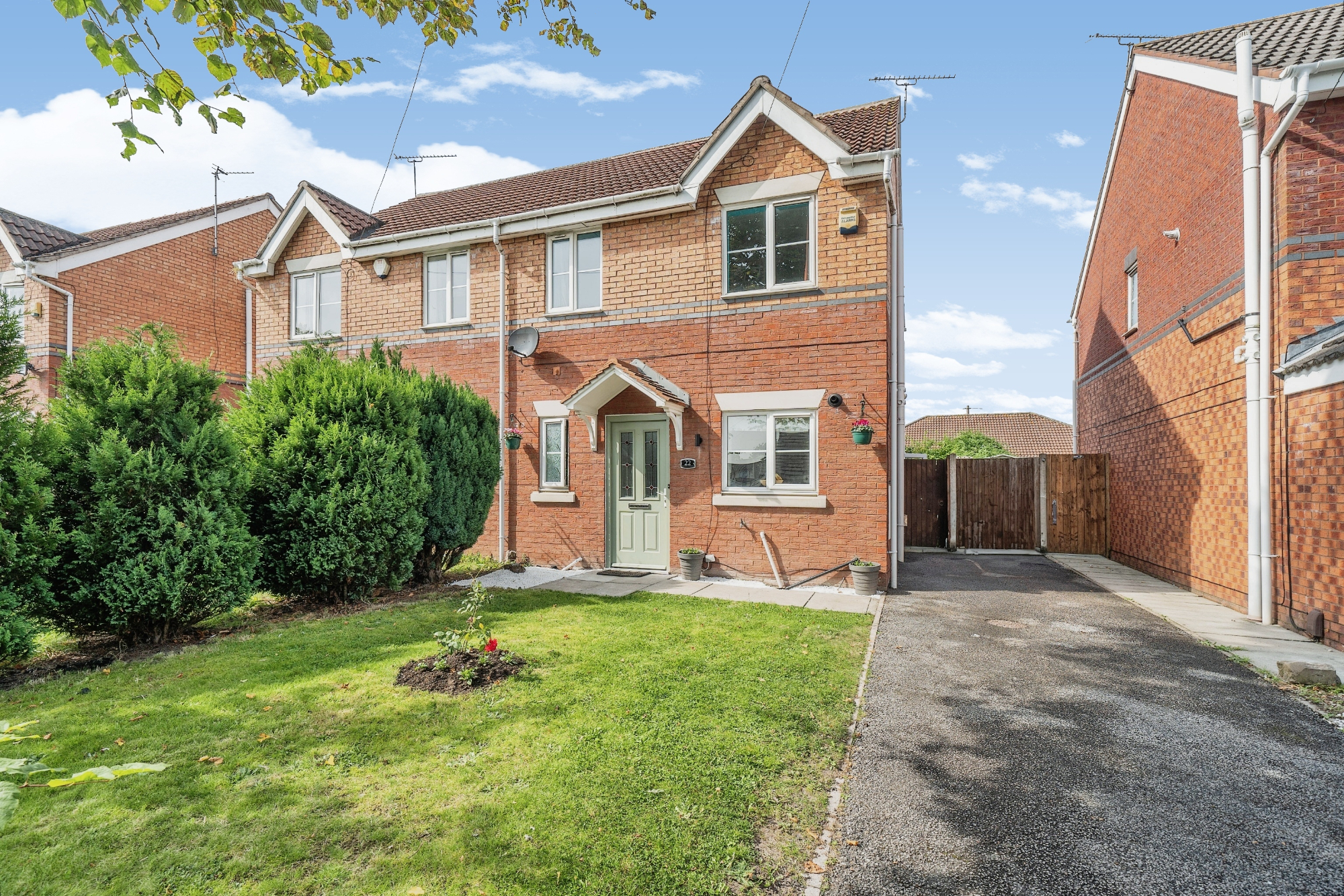 3 bedroom Semidetached House Malvern Avenue, CH65 Property Search