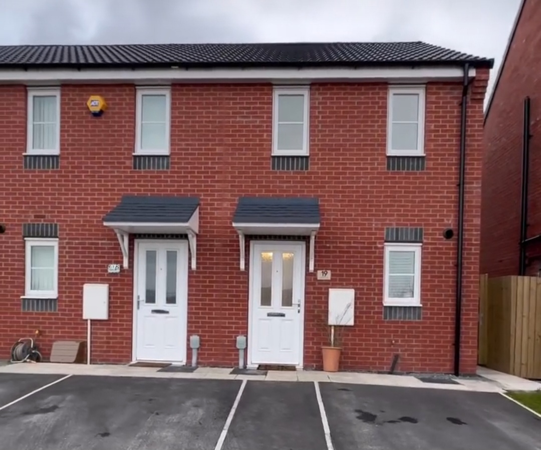 2 bedroom Terraced House Harbottle Way, HU7 Property Search Strike