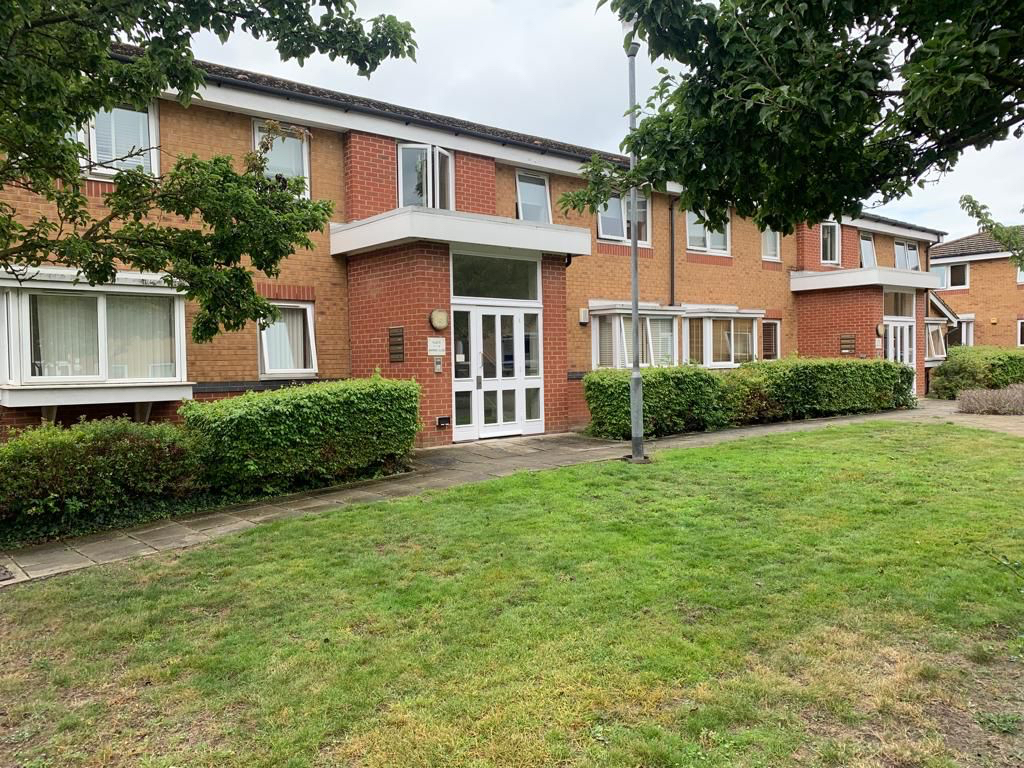 2 bedroom Flat Warwick Close, RM11 Property Search Strike