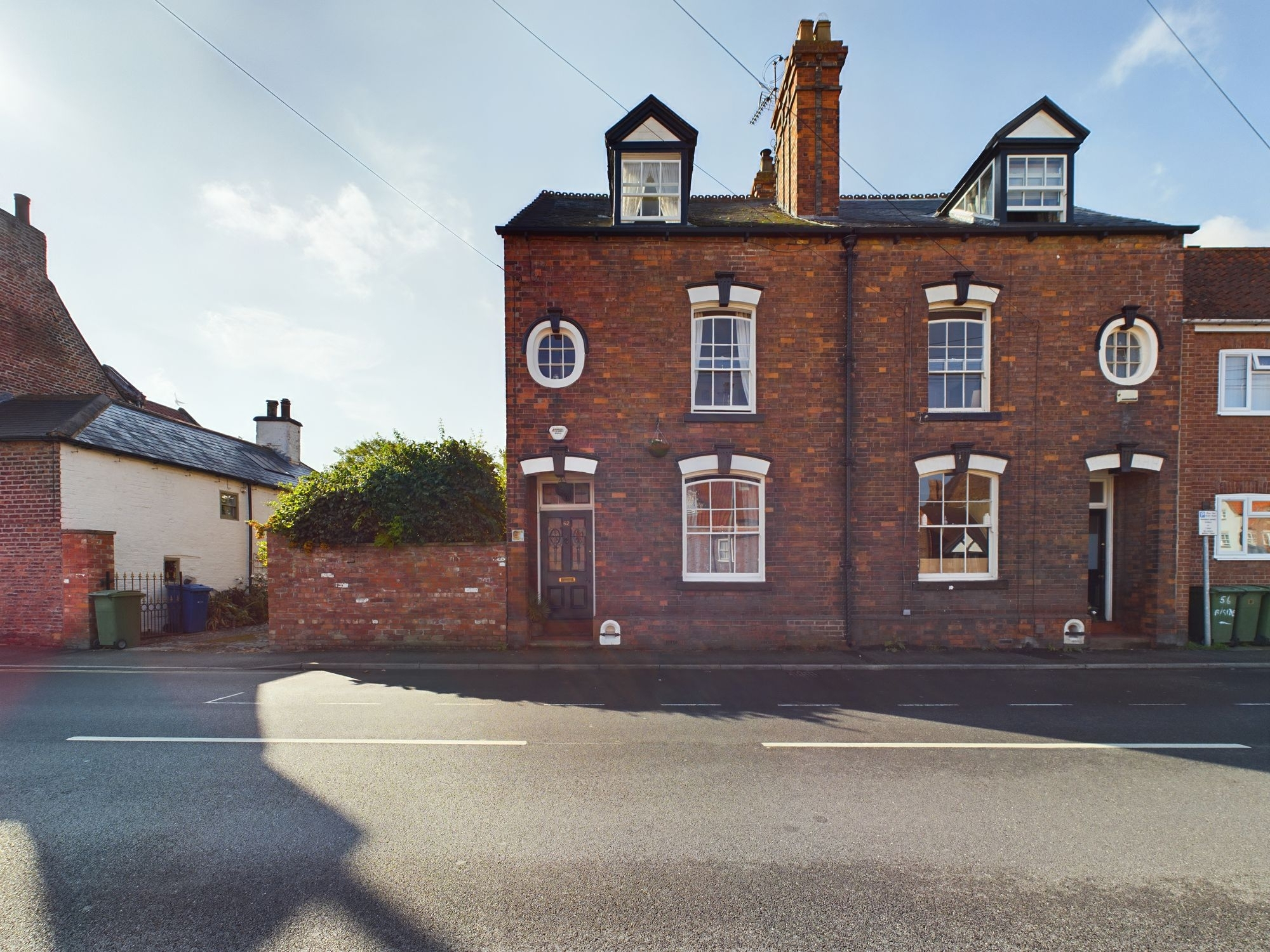 3 bedroom Semidetached House Beckside, HU17 Property Search Strike