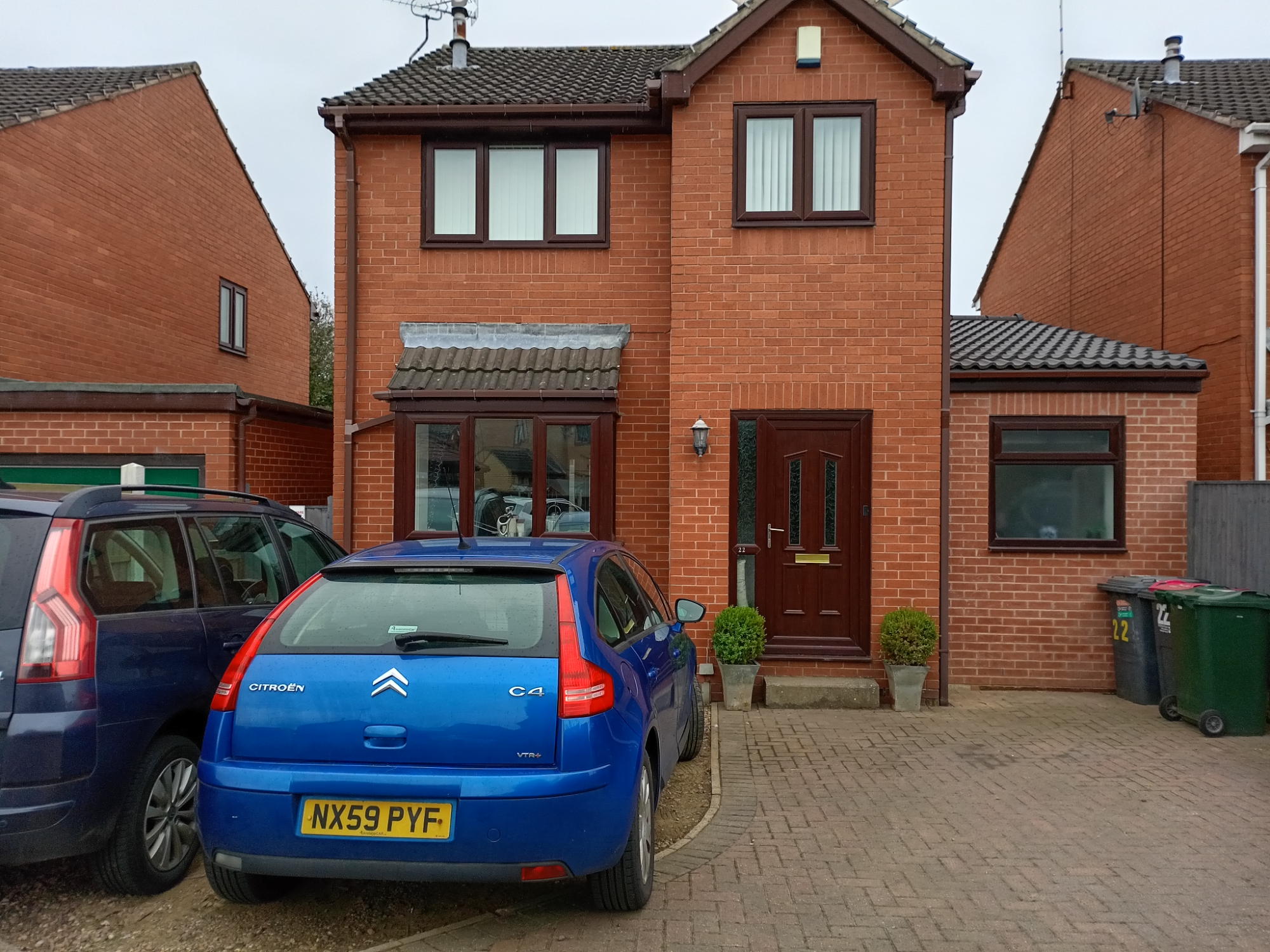 3 bedroom Detached House Lytham Avenue, S25 Property Search Strike