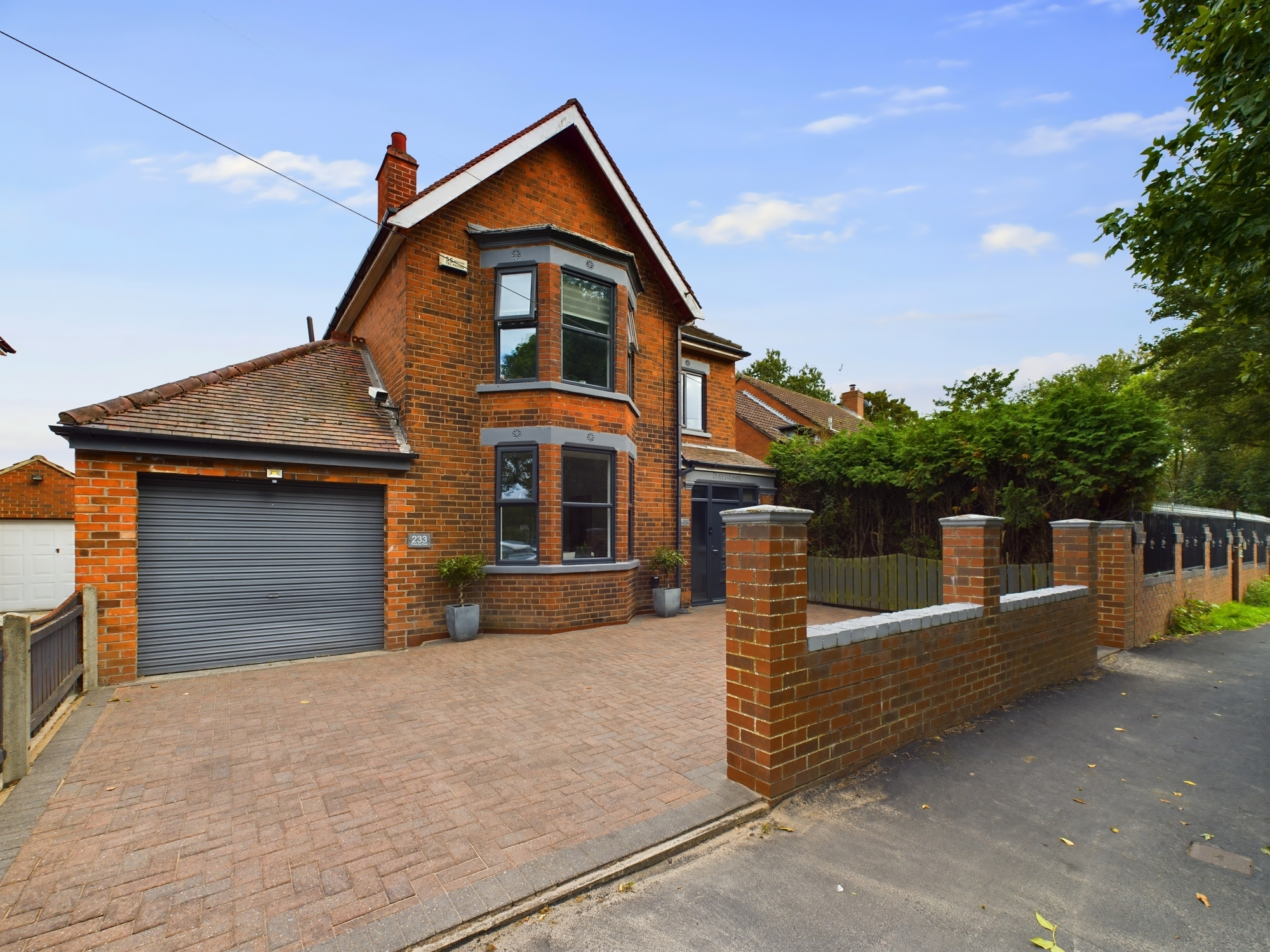 3 bedroom Detached House Pickering Road, HU4 Property Search Strike