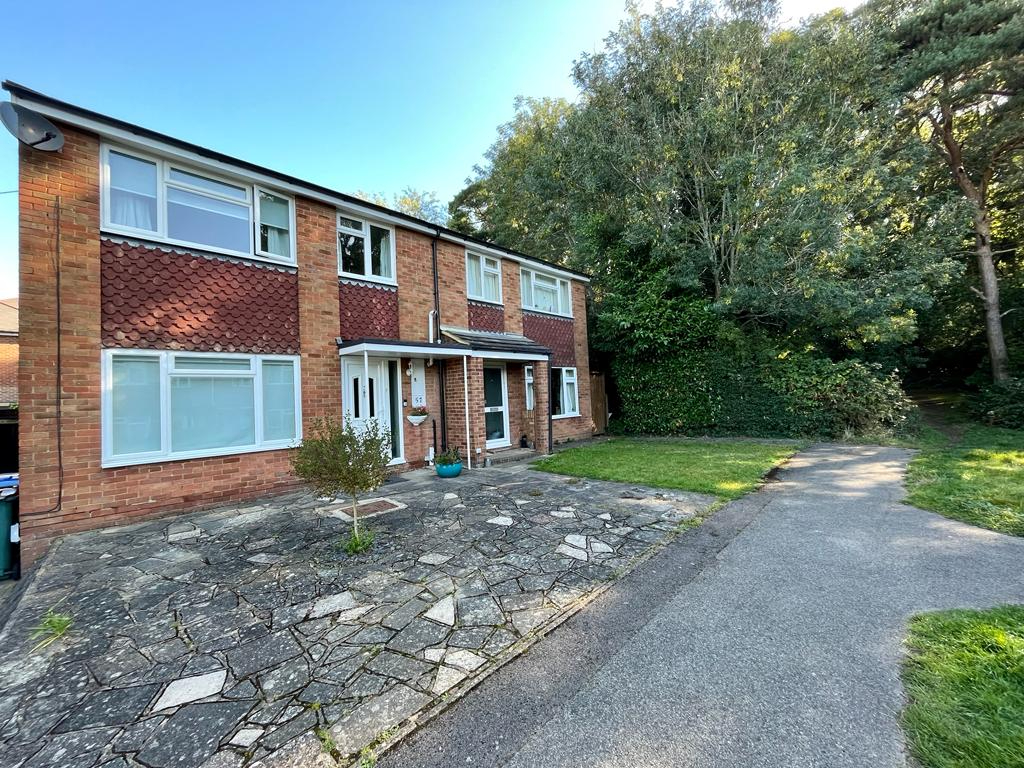 3 bedroom Semidetached House Foxwarren, KT10 Property Search Strike