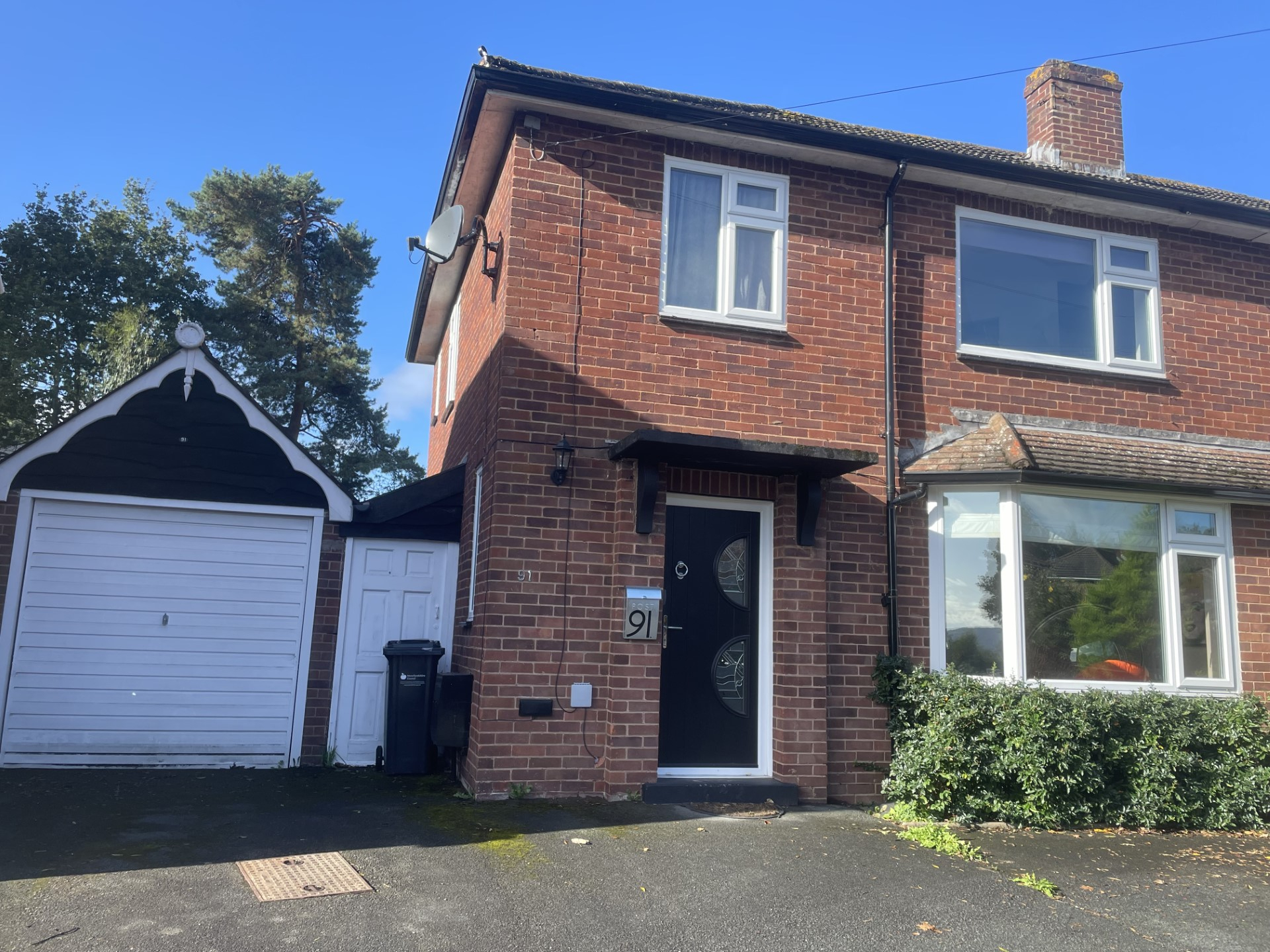 3 bedroom Semidetached House Quarry Road, HR1 Property Search Strike