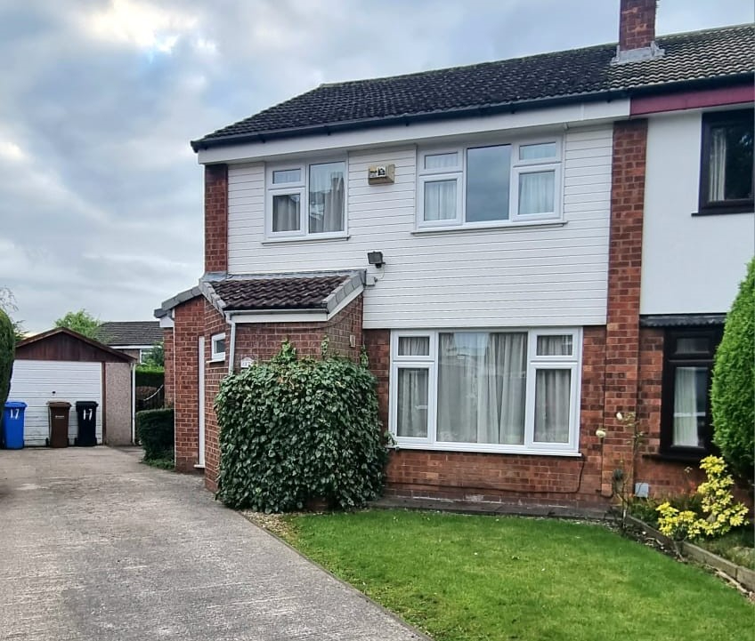 3 bedroom Semidetached House Tewkesbury Close, SK8 Property Search