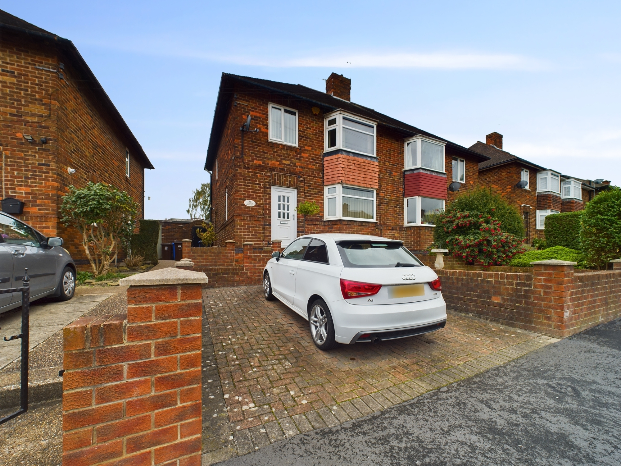3 bedroom Semidetached House Clifton Crescent, S9 Property Search Strike