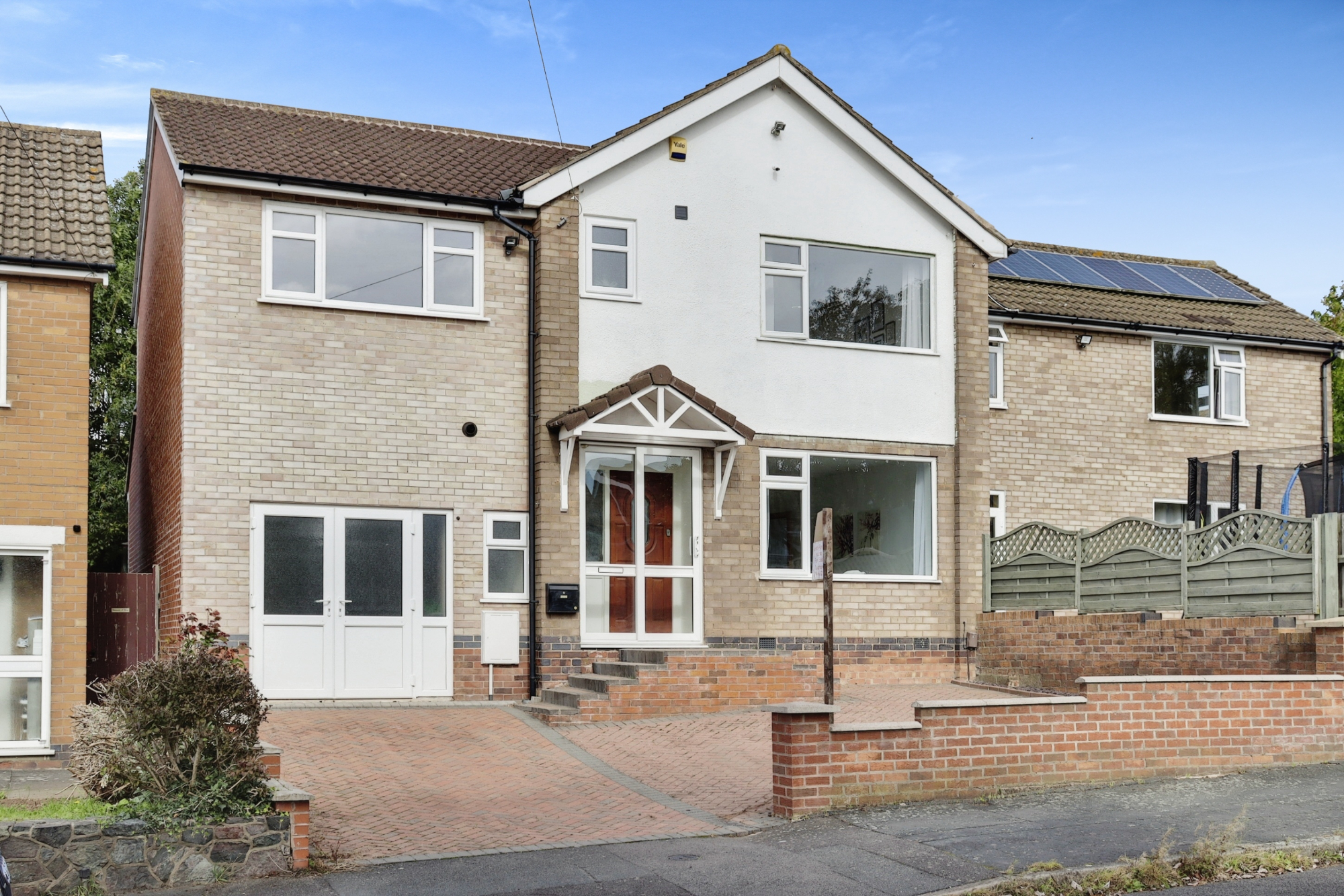 4 bedroom Semidetached House Holywell Drive, LE11 Property Search