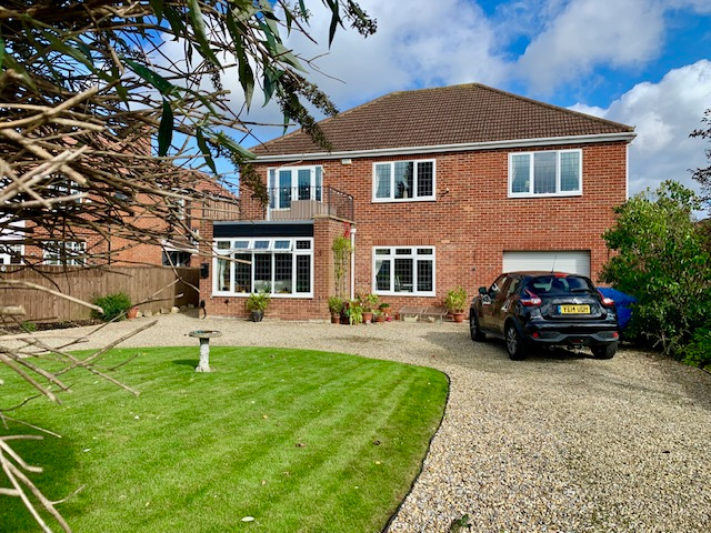 5 bedroom Detached House Dixons Bank, TS7 Property Search Strike