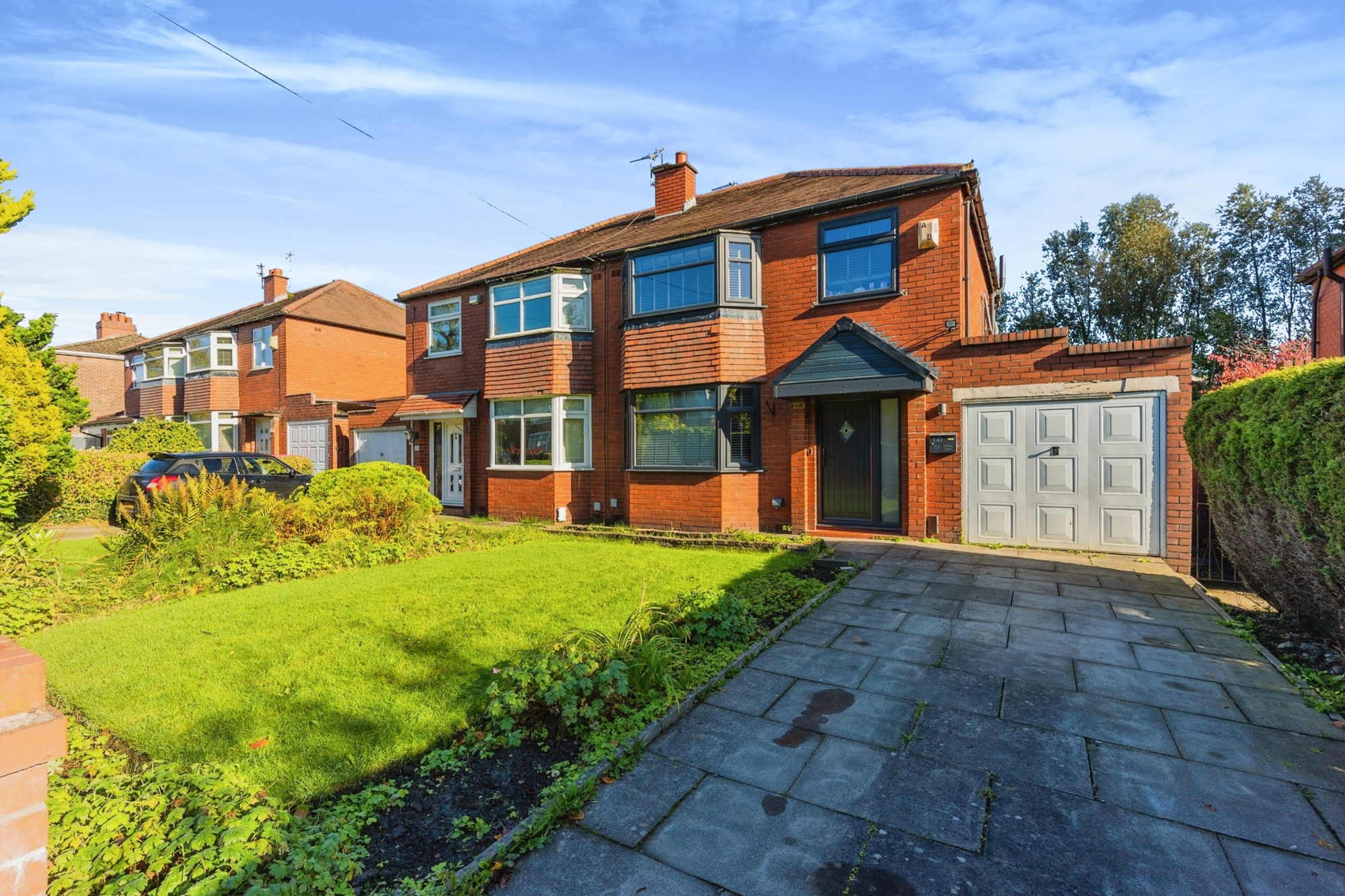 3 bedroom Semidetached House Hilton Lane, M28 Property Search Strike