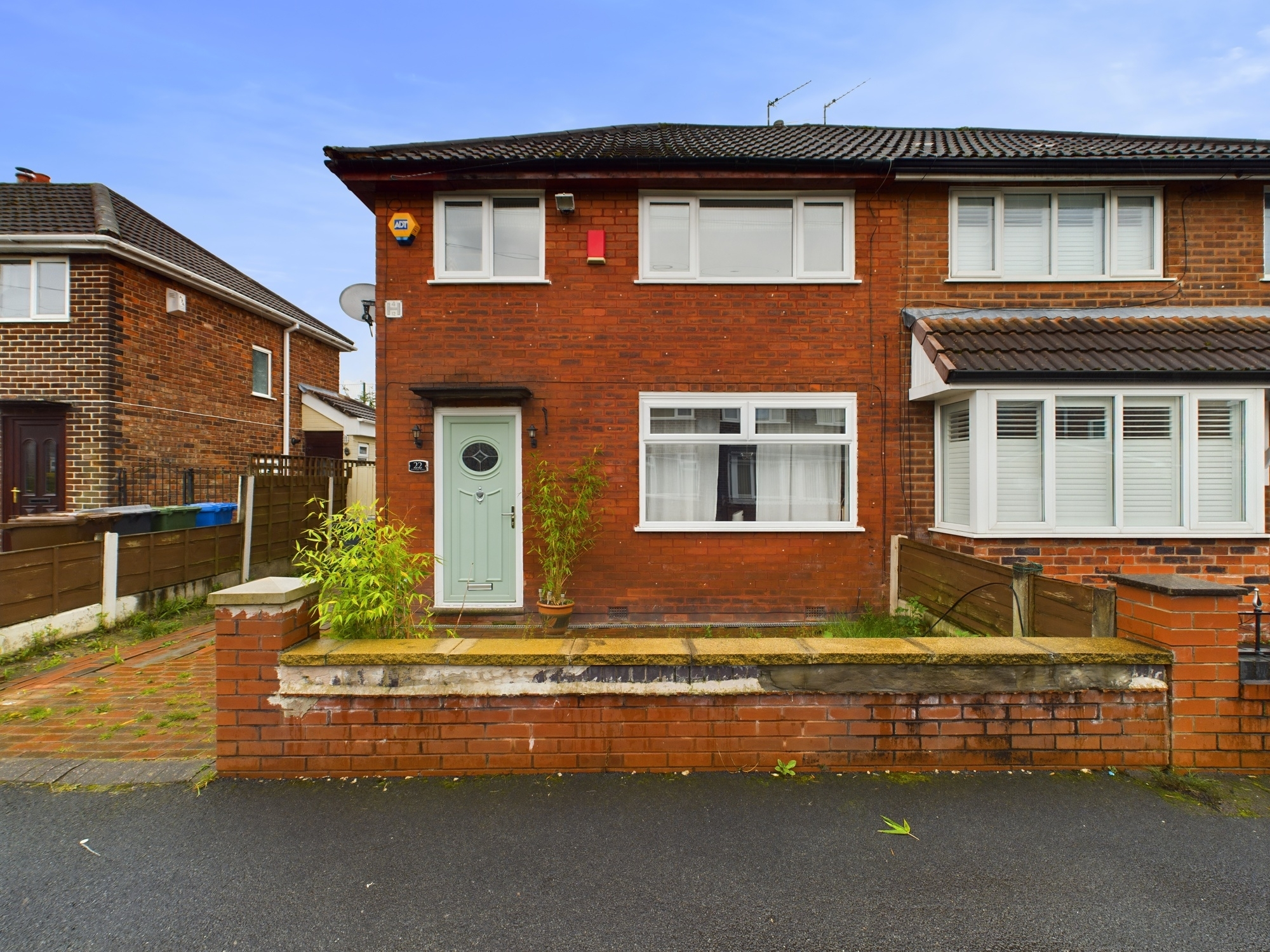 2 bedroom Semidetached House Holmlea Road, M43 Property Search Strike