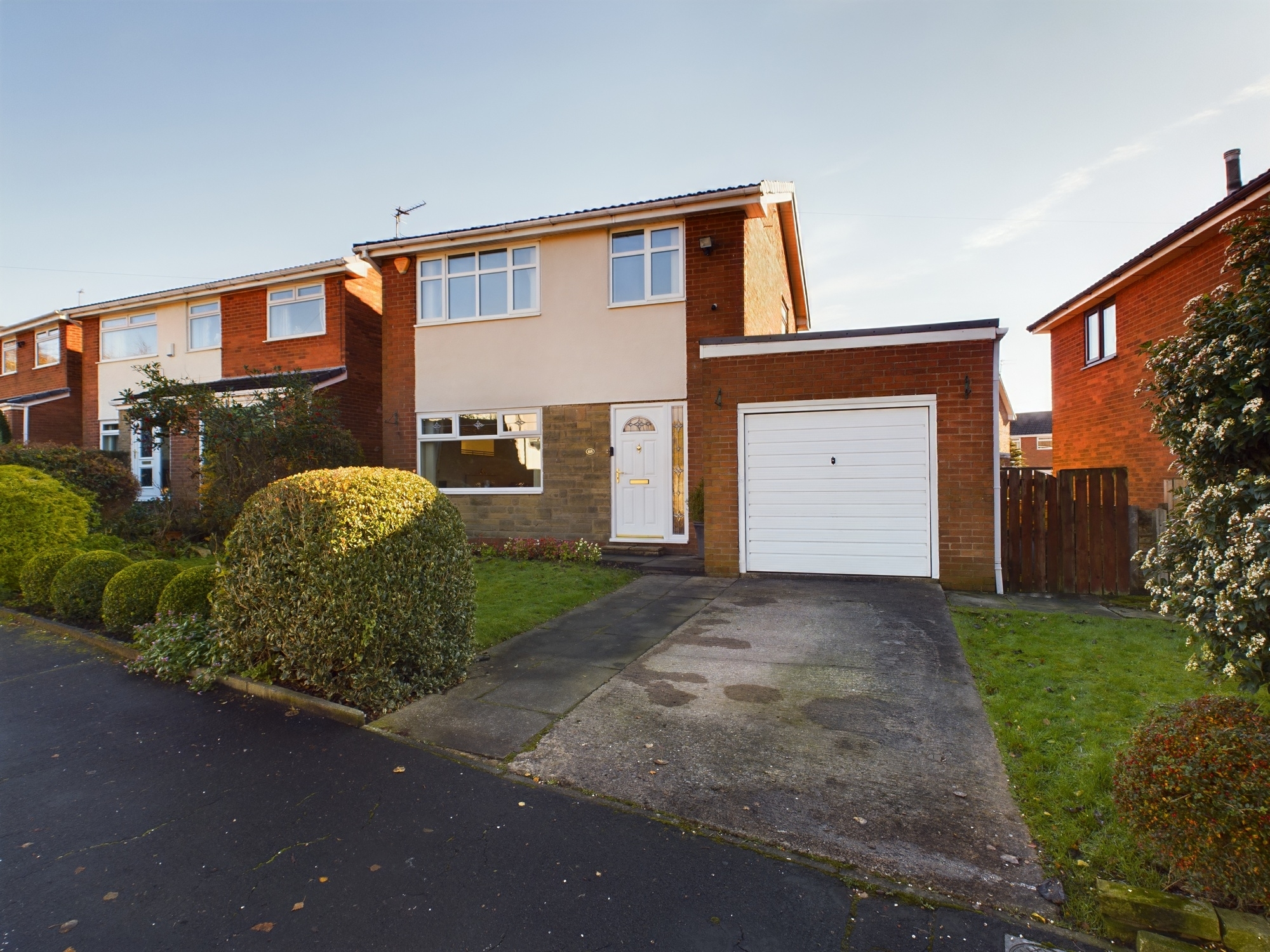 3 bedroom Detached House Croft Head Drive, Milnrow, OL16 Property