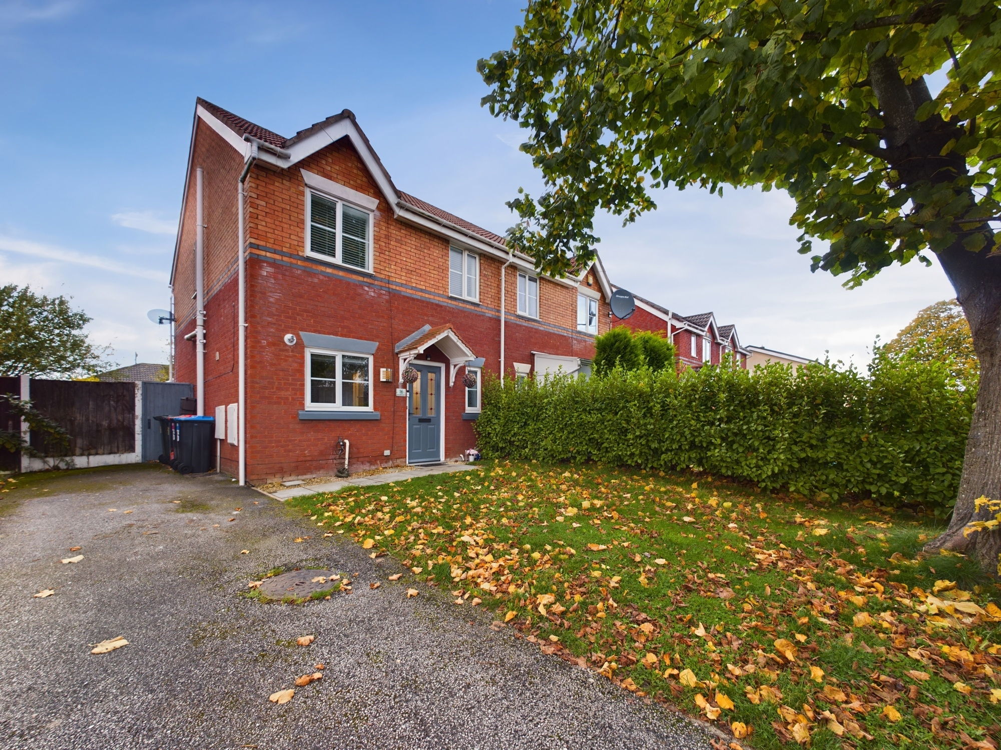 3 bedroom Semidetached House Malvern Avenue, CH65 Property Search